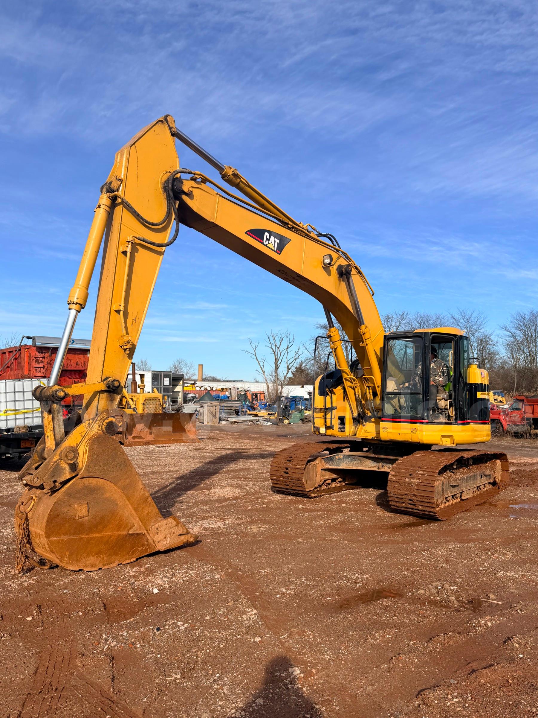 2003 CATERPILLAR 321B LCR EXCAVATOR CATERPILLAR 321B Government Surplus Auction - Photo #3