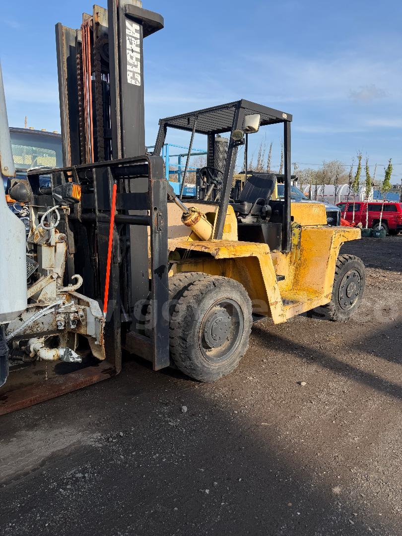 CLARK  18000 LBS CAPACITYHEAVY FORKLIFT CLARK HEAVY FORKLIFT Government Surplus Auction - Primary Photo