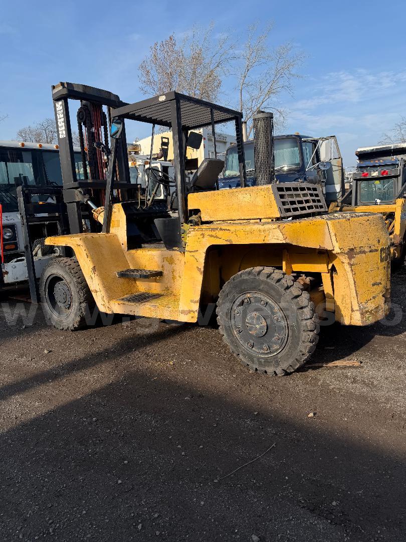 CLARK  18000 LBS CAPACITYHEAVY FORKLIFT CLARK HEAVY FORKLIFT Government Surplus Auction - Photo #3