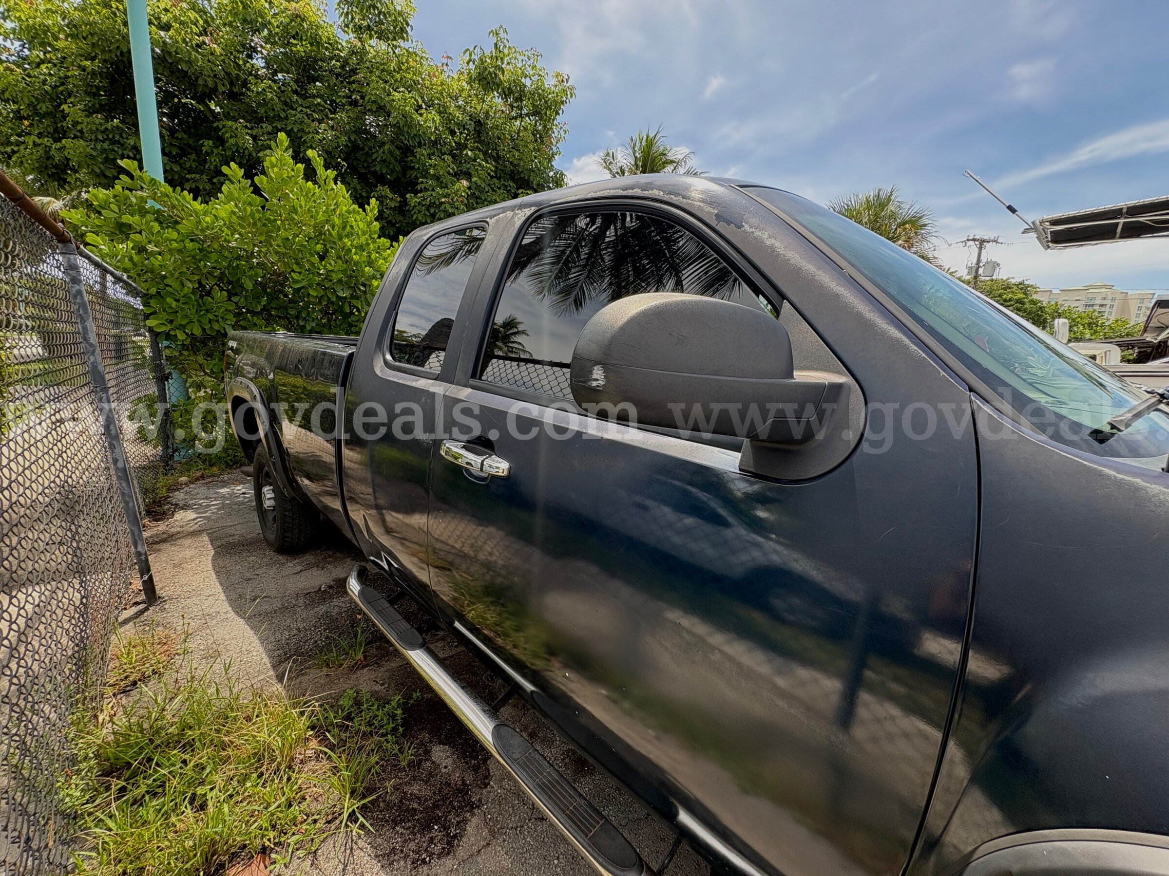 2007 GMC Sierra Classic 2500HD Work Truck Ext. Cab 4WD GMC Sierra Government Surplus Auction - Photo #2