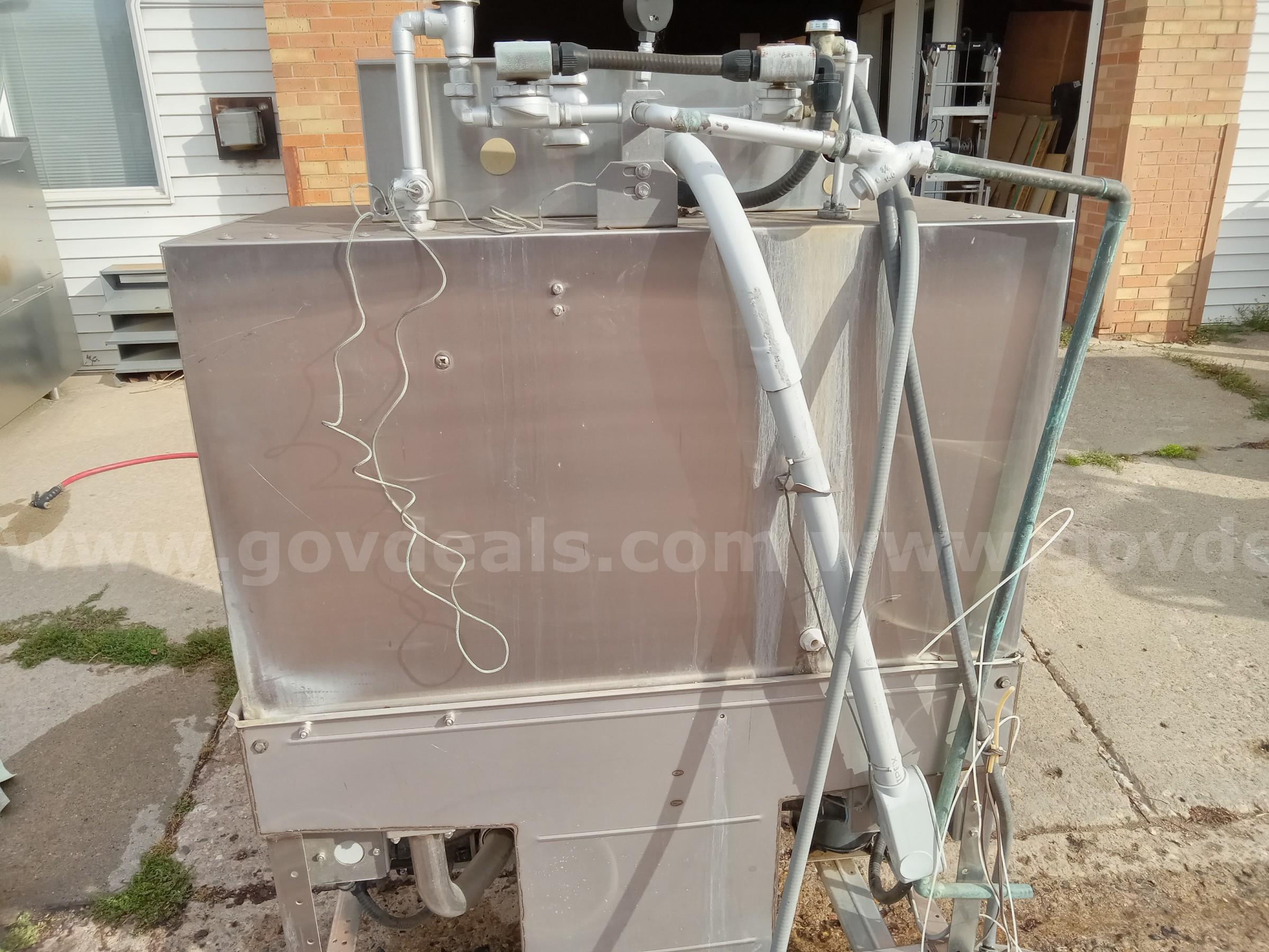 Hobart C44A Pass-through dishwasher Hobart C44A Government Surplus Auction - Photo #5
