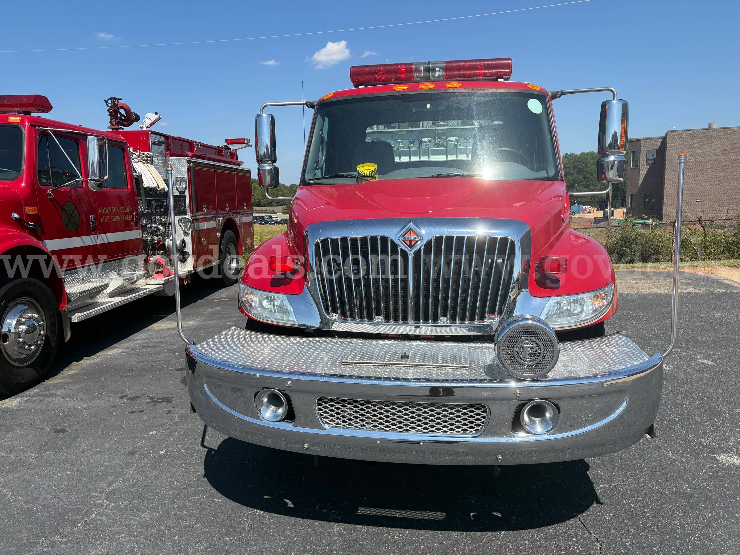2002 International 4400 SBA 4x2 Fire Truck International 4400 Government Surplus Auction - Photo #2