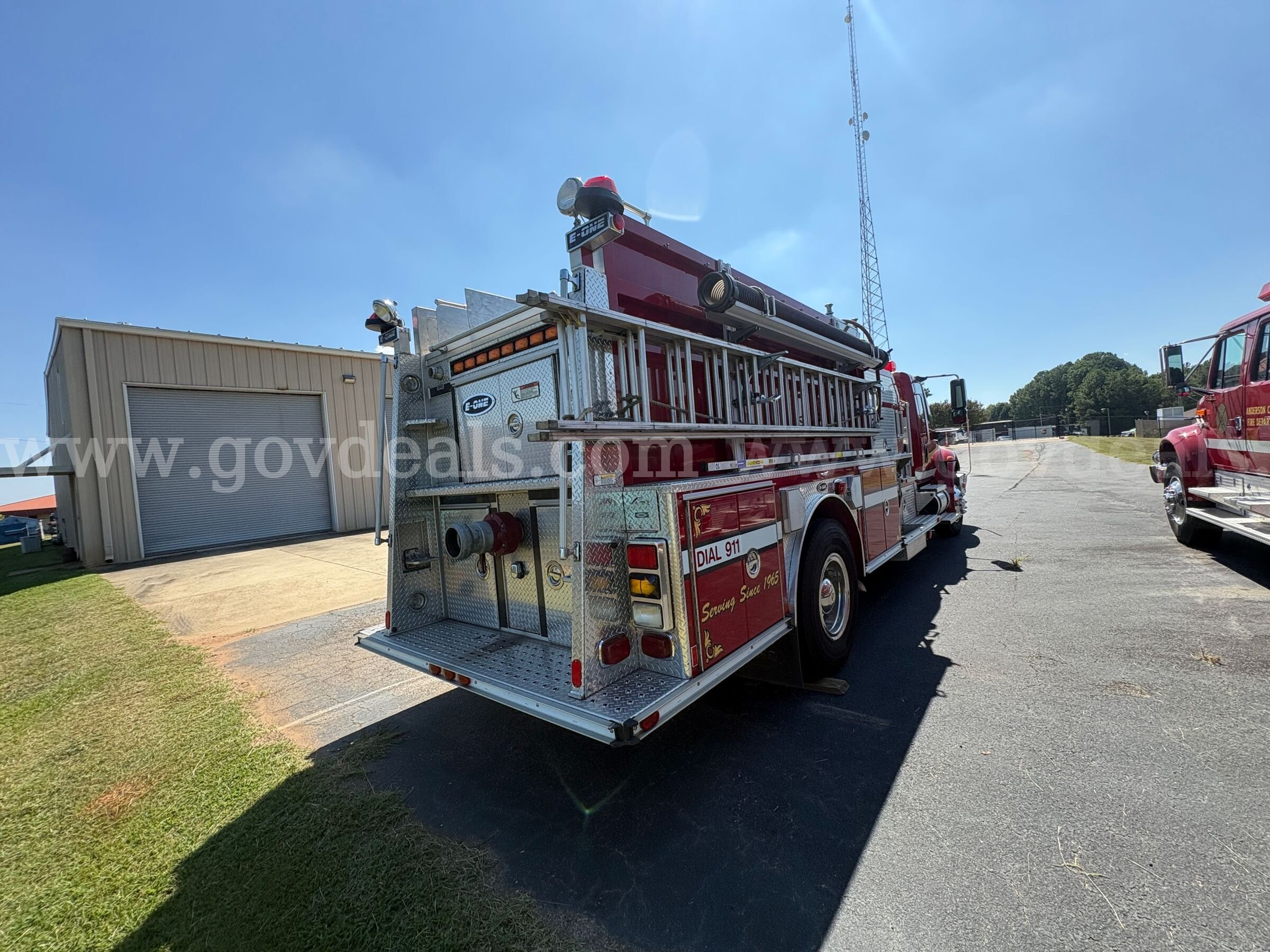 2002 International 4400 SBA 4x2 Fire Truck International 4400 Government Surplus Auction - Photo #5