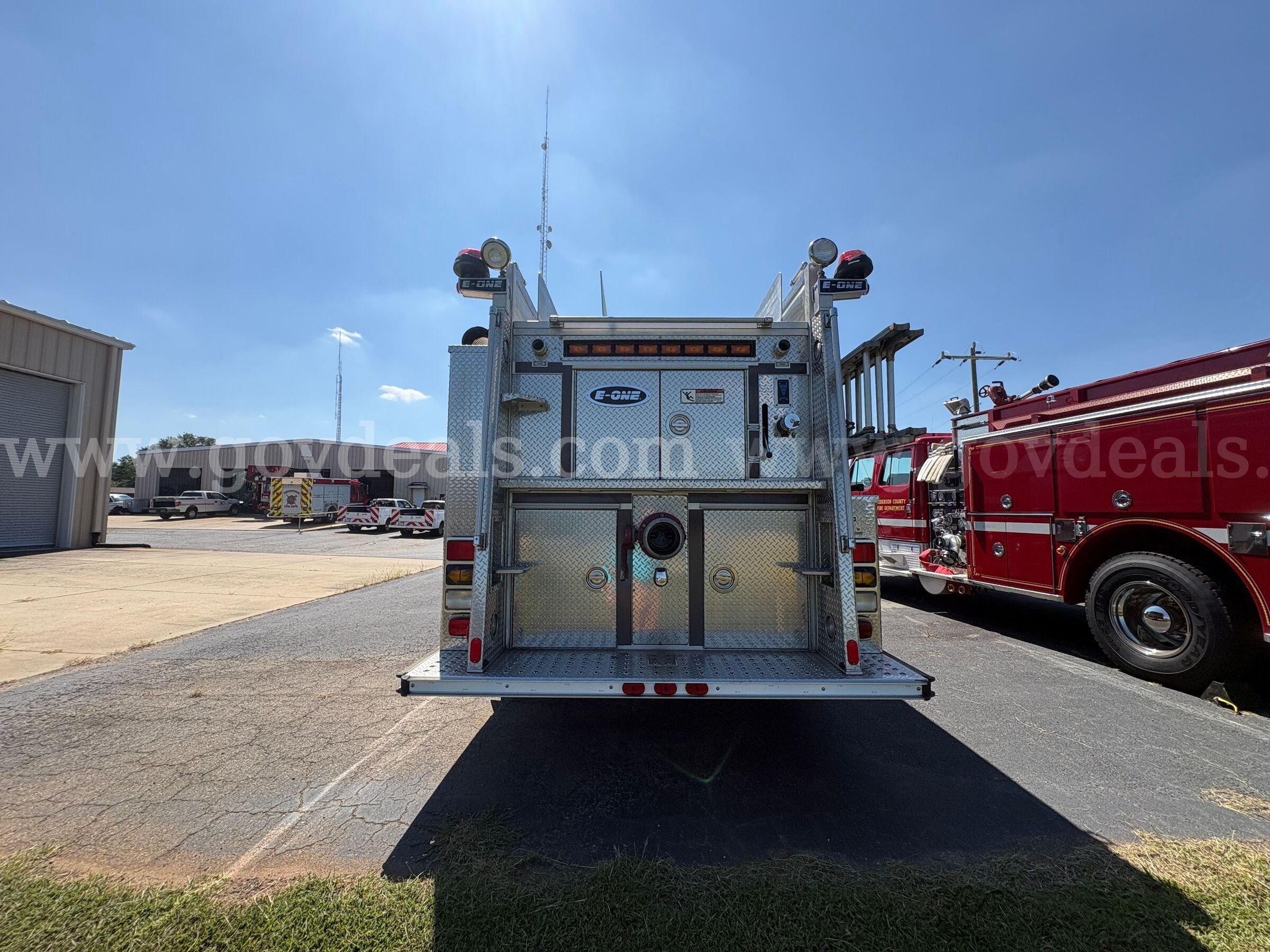2002 International 4400 SBA 4x2 Fire Truck International 4400 Government Surplus Auction - Photo #6
