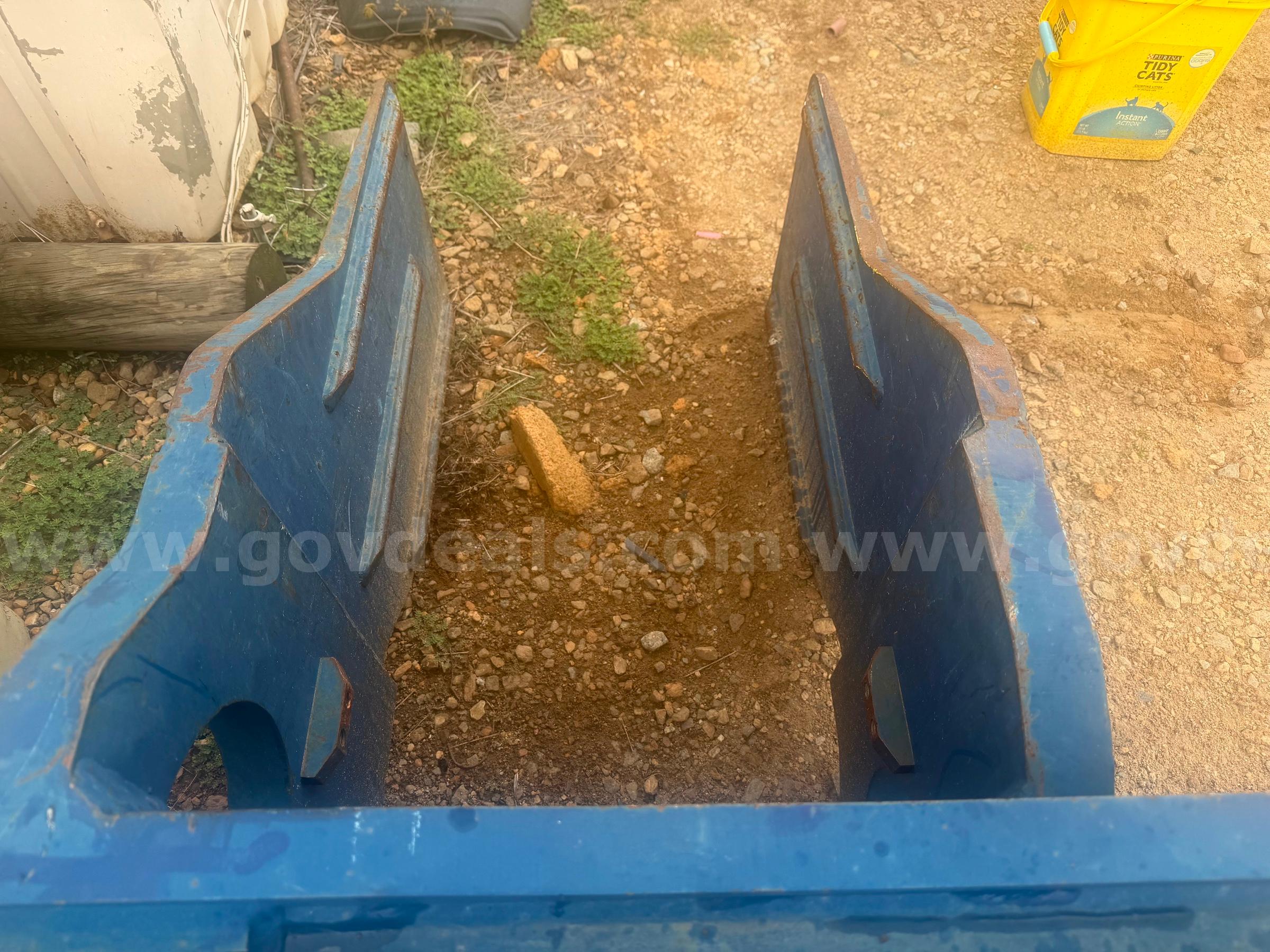 Rightline clamp attachment   Government Surplus Auction - Photo #6