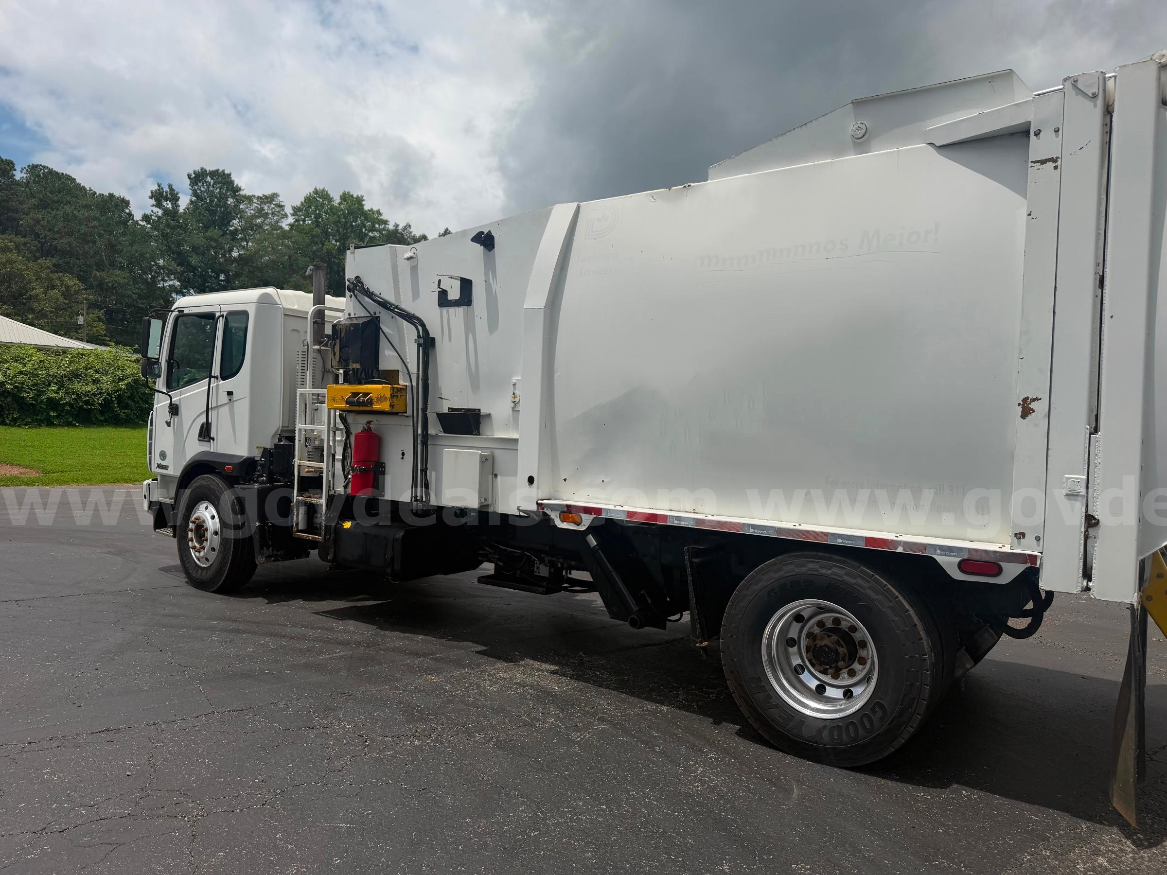 2017 Autocar ASL 20yd Autocar Amcd42 Government Surplus Auction - Photo #3