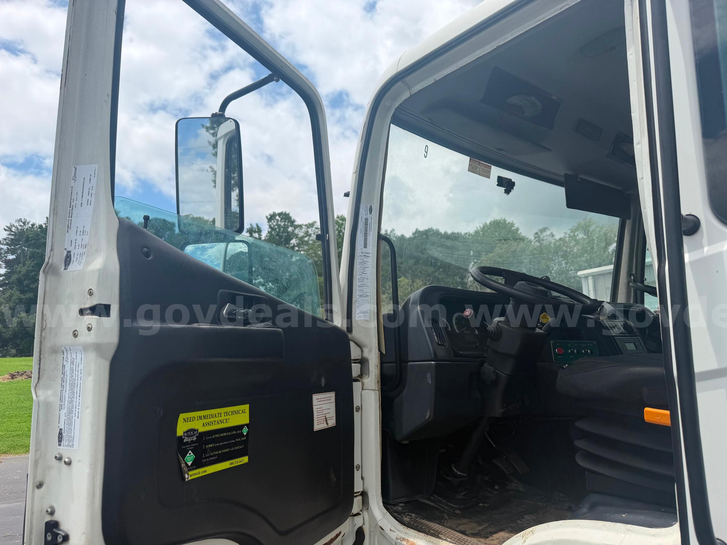 2017 Autocar ASL 20yd Autocar Amcd42 Government Surplus Auction - Photo #6