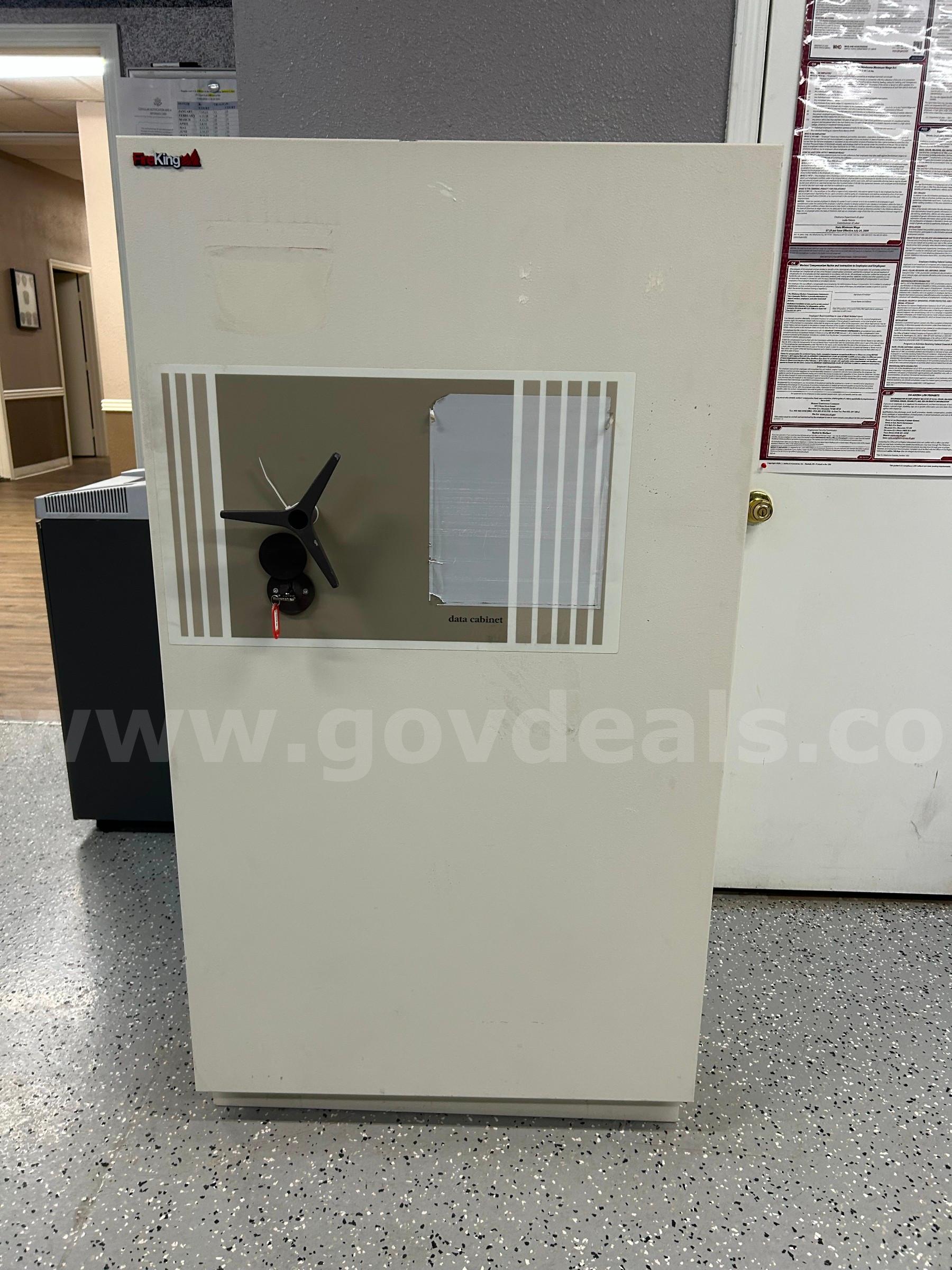 Fire King safe   Government Surplus Auction - Photo #3