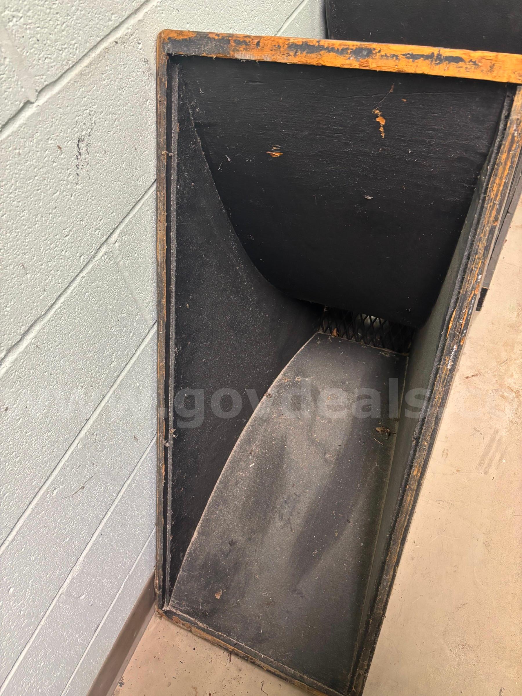 Used Concert Speaker Array   Government Surplus Auction - Photo #6