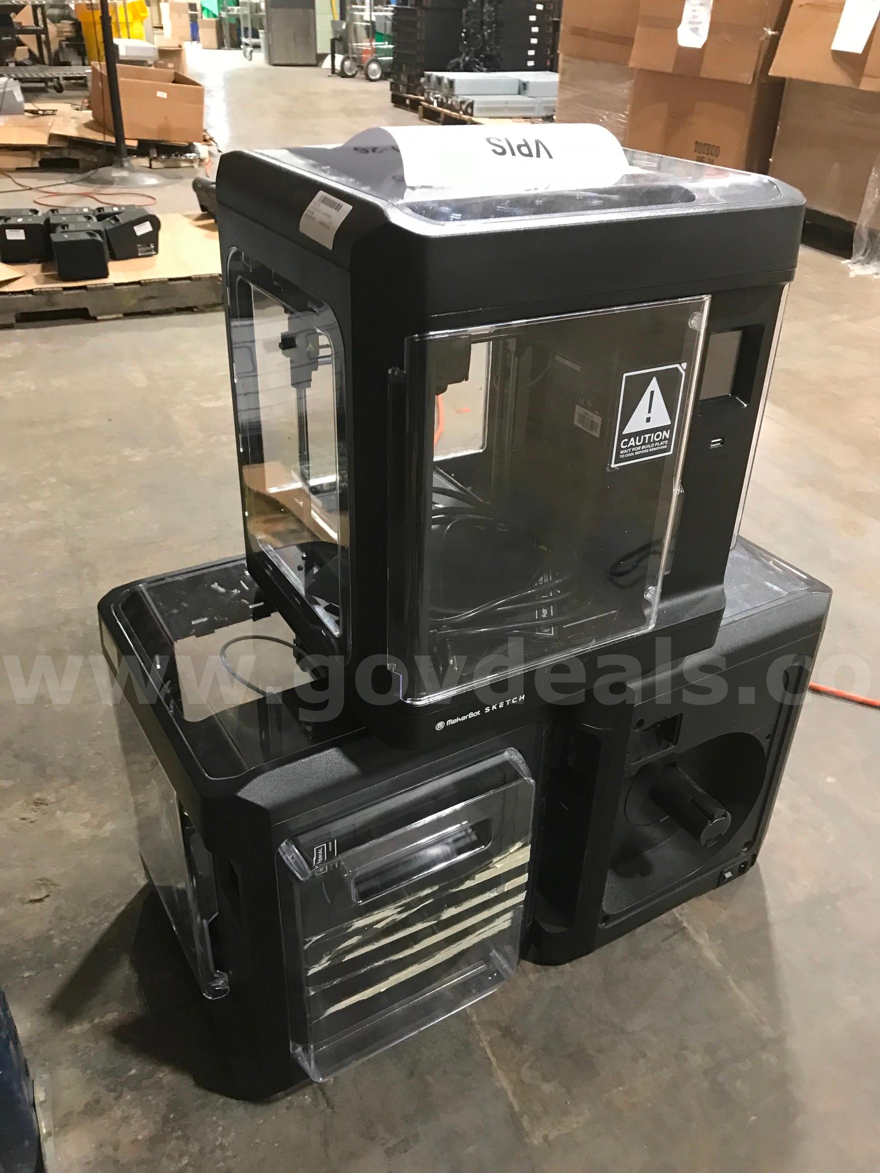 LOT OF APPROX. 3 MakerBot sketch 900-0053A 3D Printer