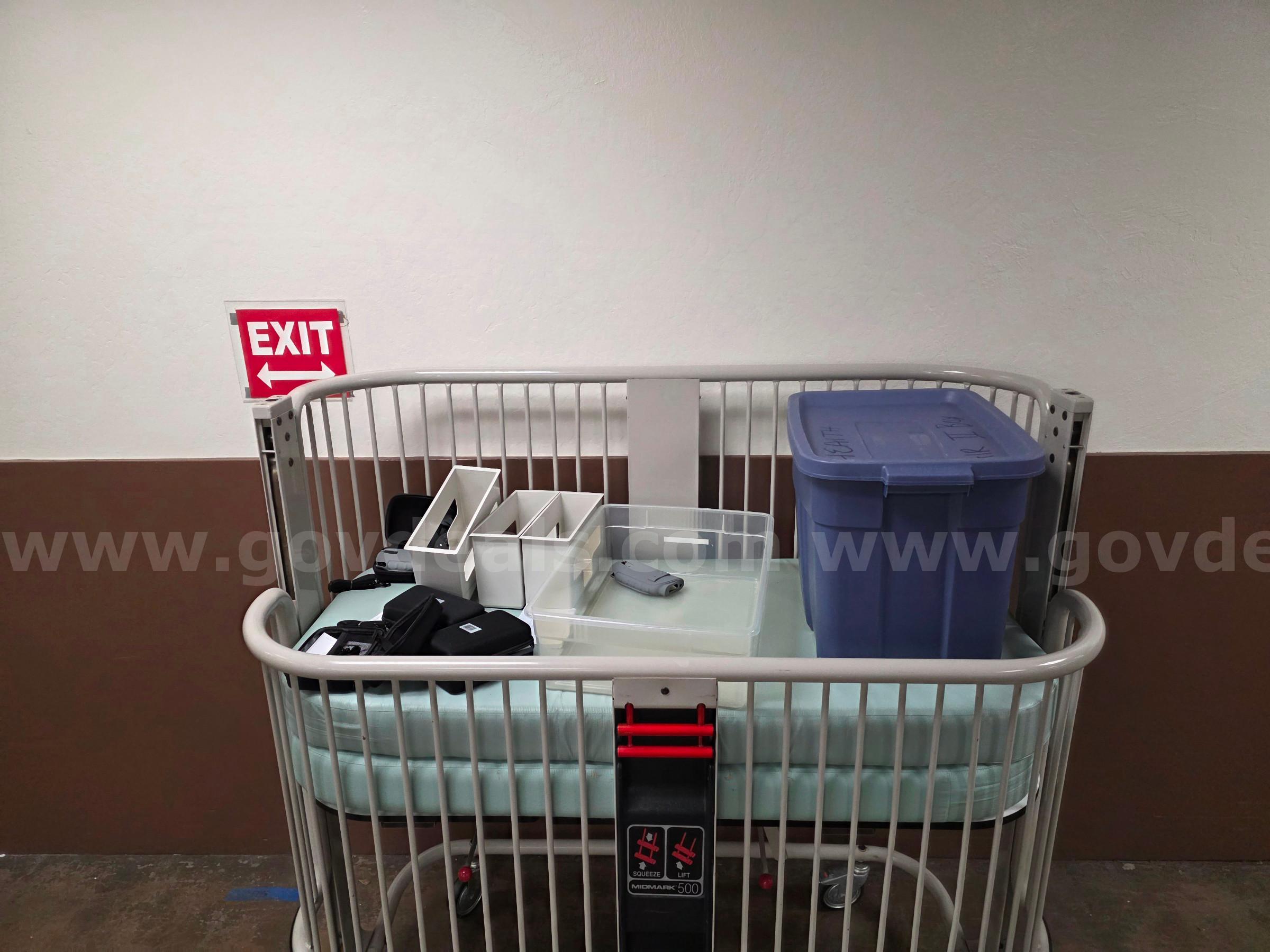 MIDMARK 500 PEDIATRIC CRIB STRETCHER  500 Government Surplus Auction - Photo #2