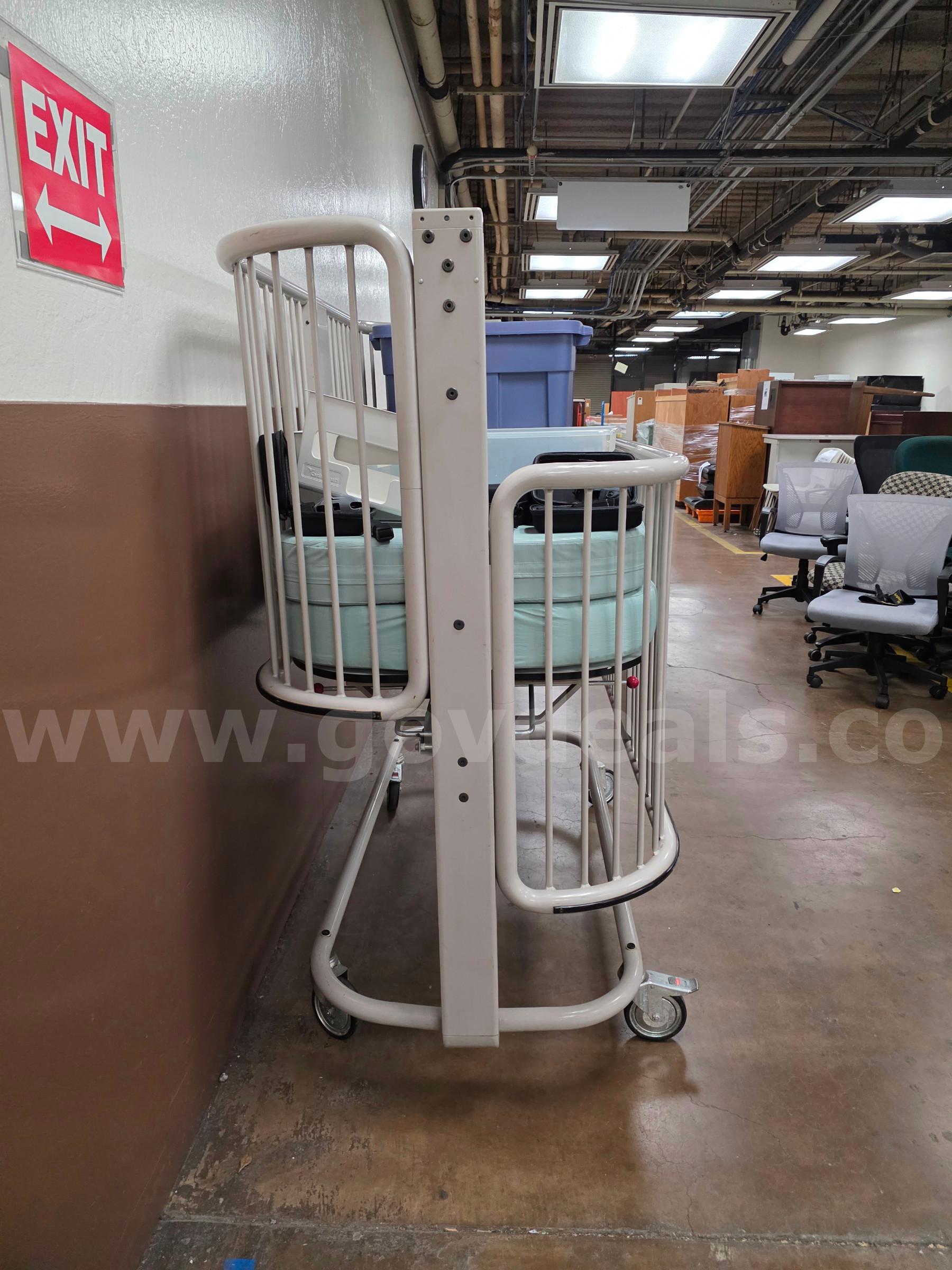 MIDMARK 500 PEDIATRIC CRIB STRETCHER  500 Government Surplus Auction - Photo #3