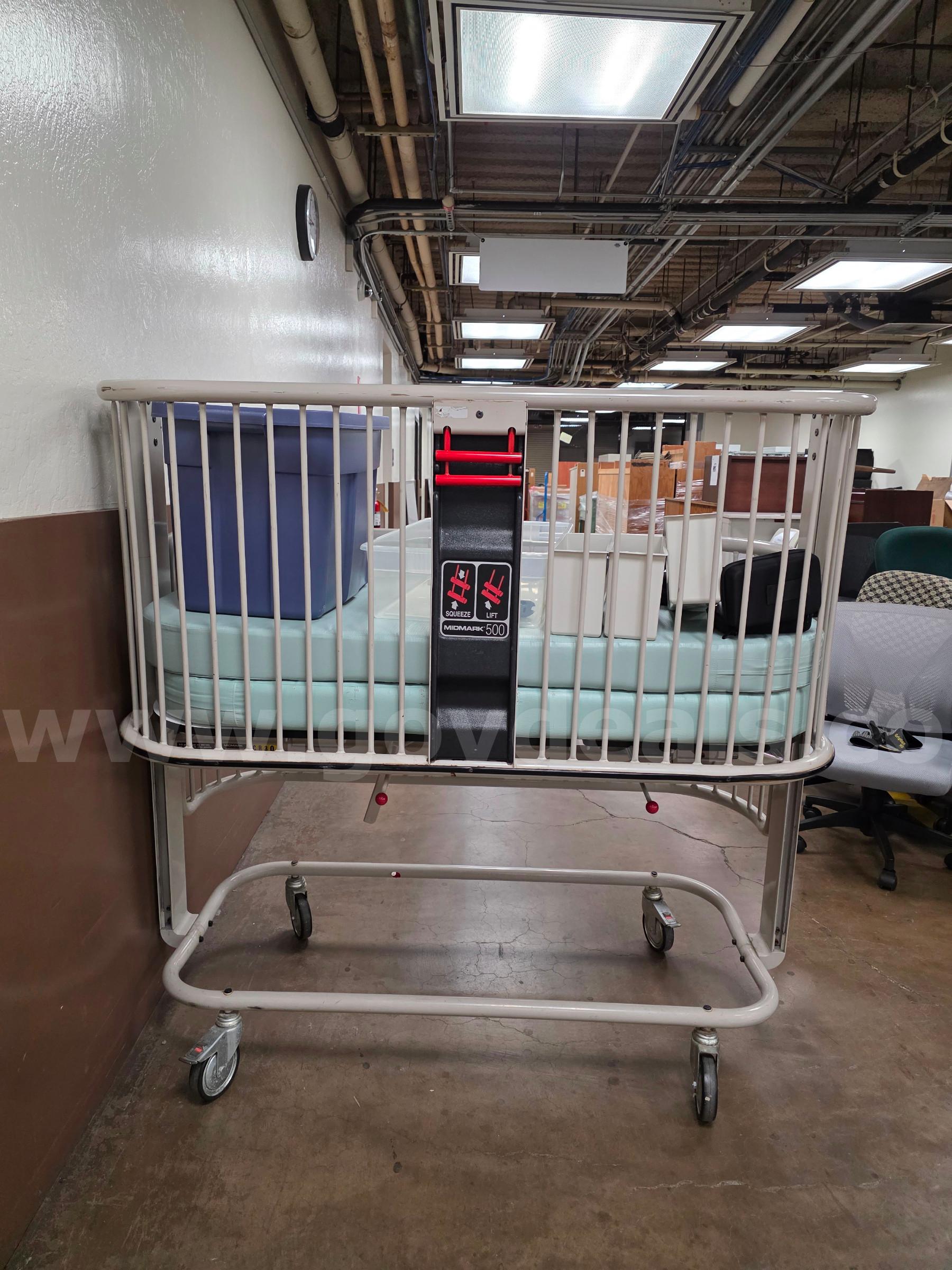 MIDMARK 500 PEDIATRIC CRIB STRETCHER  500 Government Surplus Auction - Photo #4