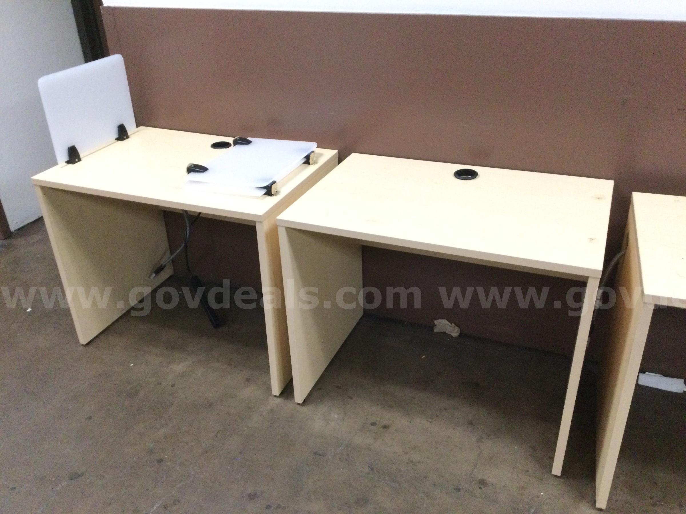 LOT OF DESKS/TABLES   Government Surplus Auction - Photo #3