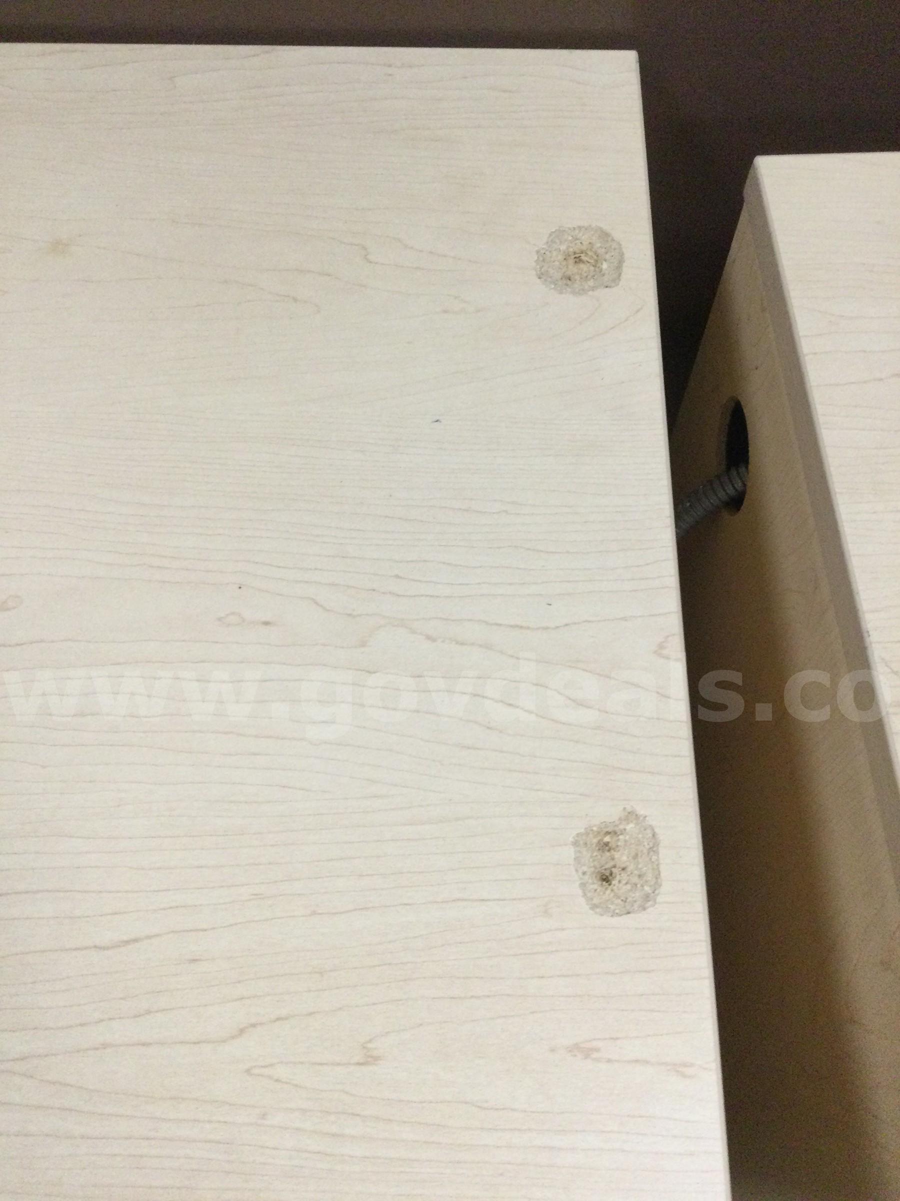 LOT OF DESKS/TABLES   Government Surplus Auction - Photo #4