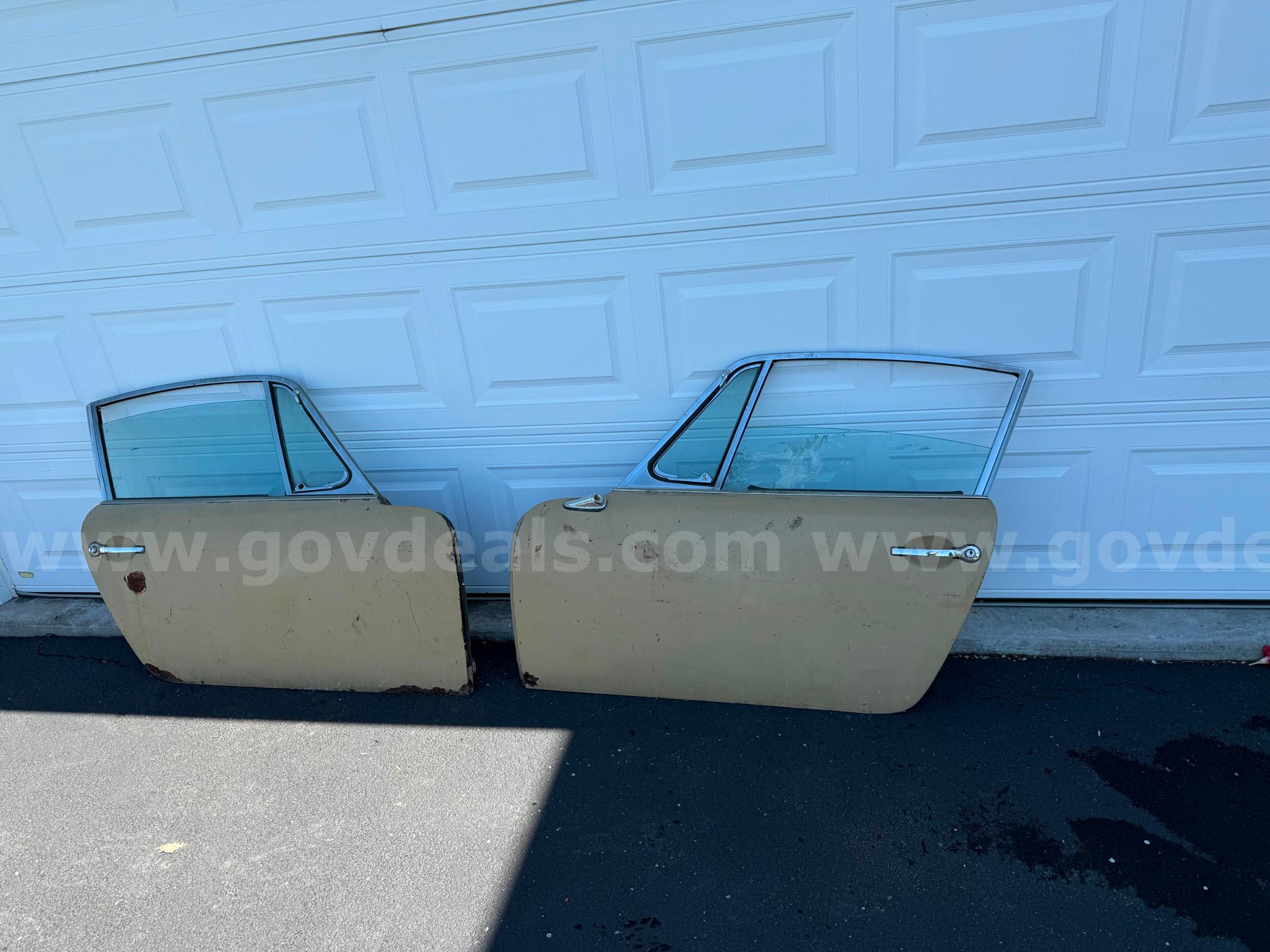 Lot of Two Porsche 911 doors Porsche 911 Government Surplus Auction - Primary Photo