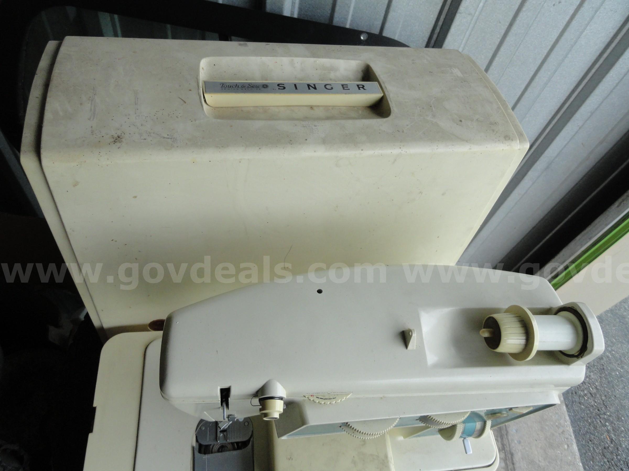 Singer Touch & Sew Special Zig-Zag Model 756 Sewing Machine  756 Government Surplus Auction - Photo #5