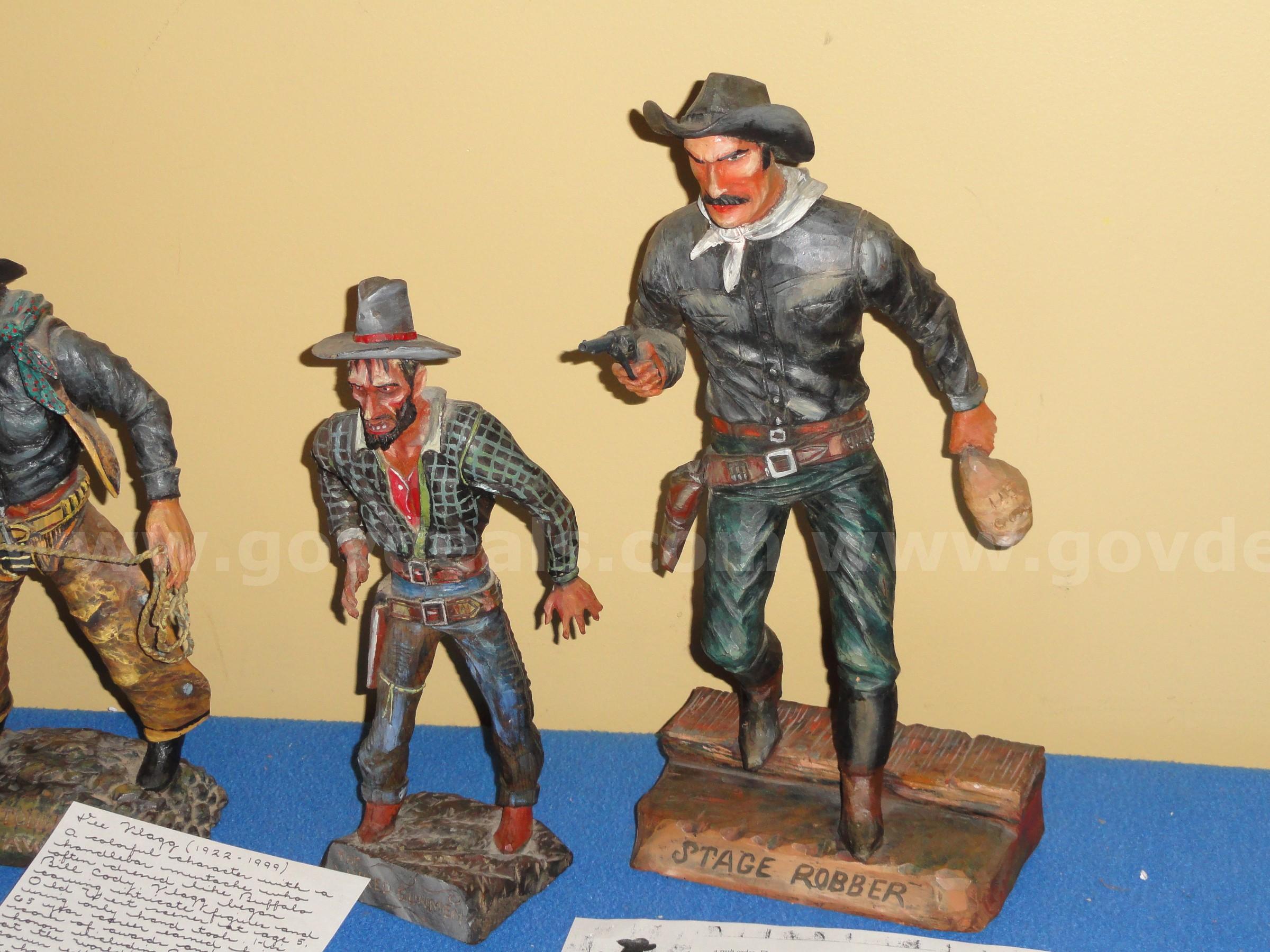 Lot of Four Dee Flagg Wood Carving Figures Displayed at the 1964 World's Fair   Government Surplus Auction - Photo #3