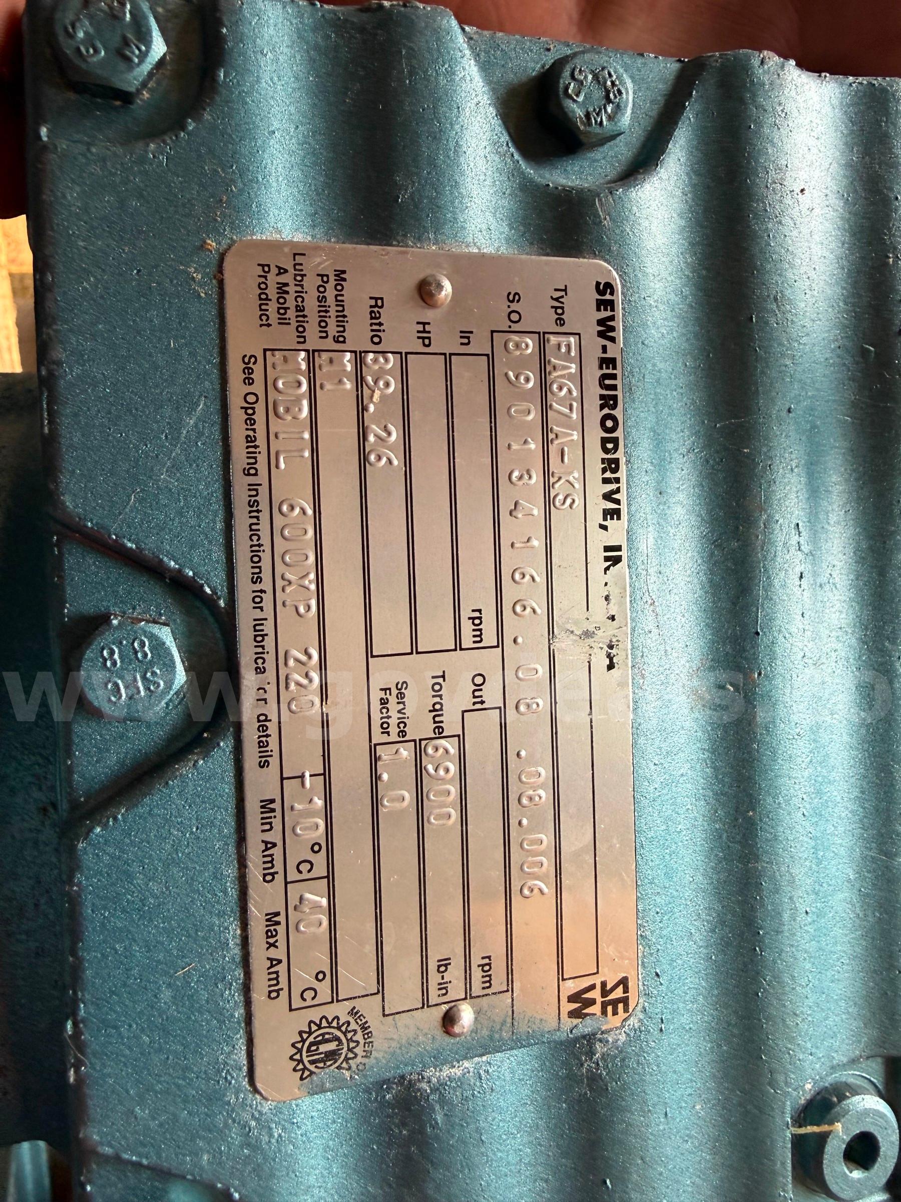 Lot of 5 Industrial gear reducers (speed reducer/gearbox) - SEW-EURODRIVE   Government Surplus Auction - Photo #6