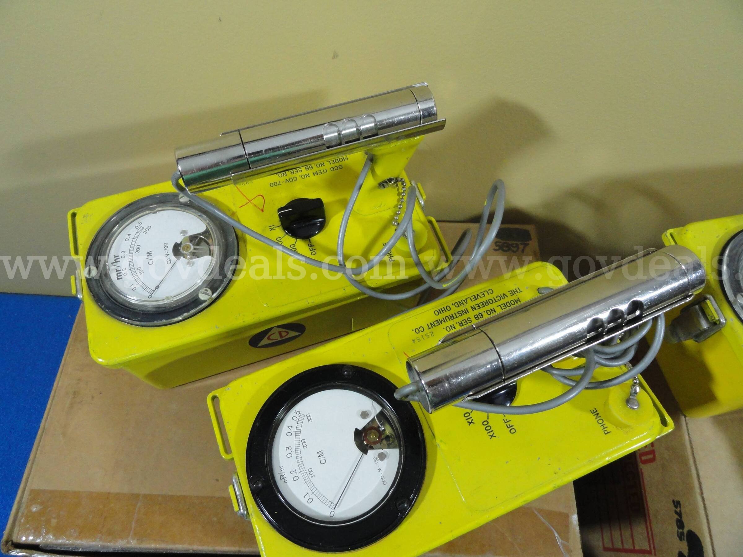 LOT of 6 Vintage Radiation Detectors Survey Dosimeters Meters   Government Surplus Auction - Photo #2