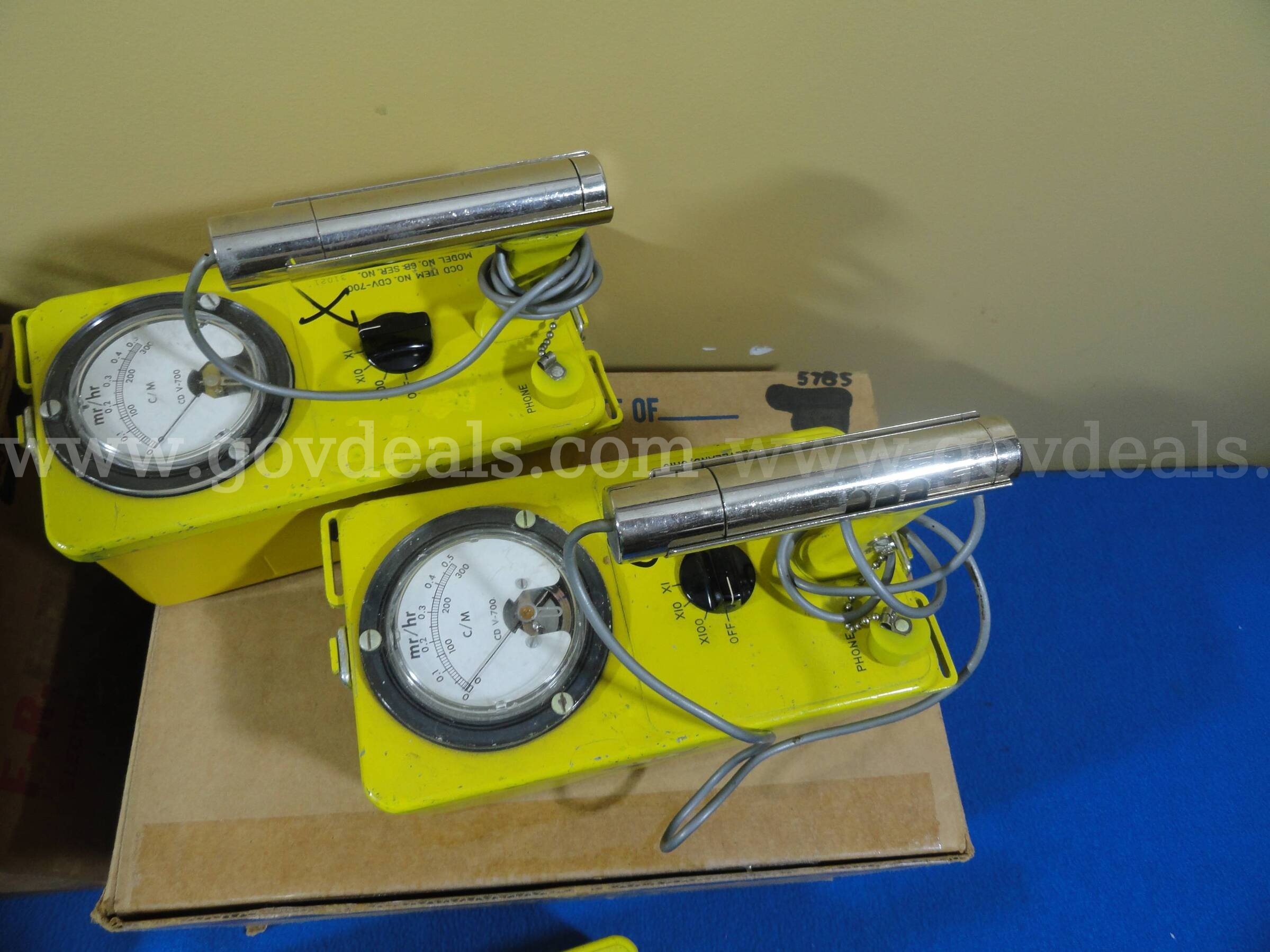 LOT of 6 Vintage Radiation Detectors Survey Dosimeters Meters   Government Surplus Auction - Photo #3