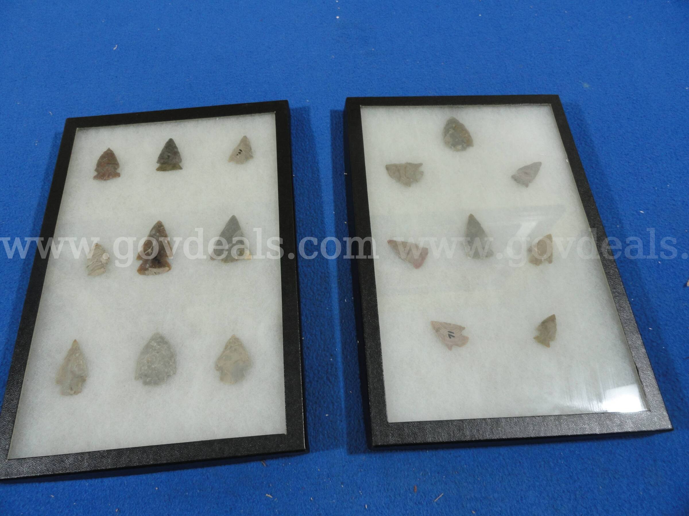 Framed Collection of 17 Indian Stone Arrowheads / Projectile Points – Assorted Colors   Government Surplus Auction - Primary Photo