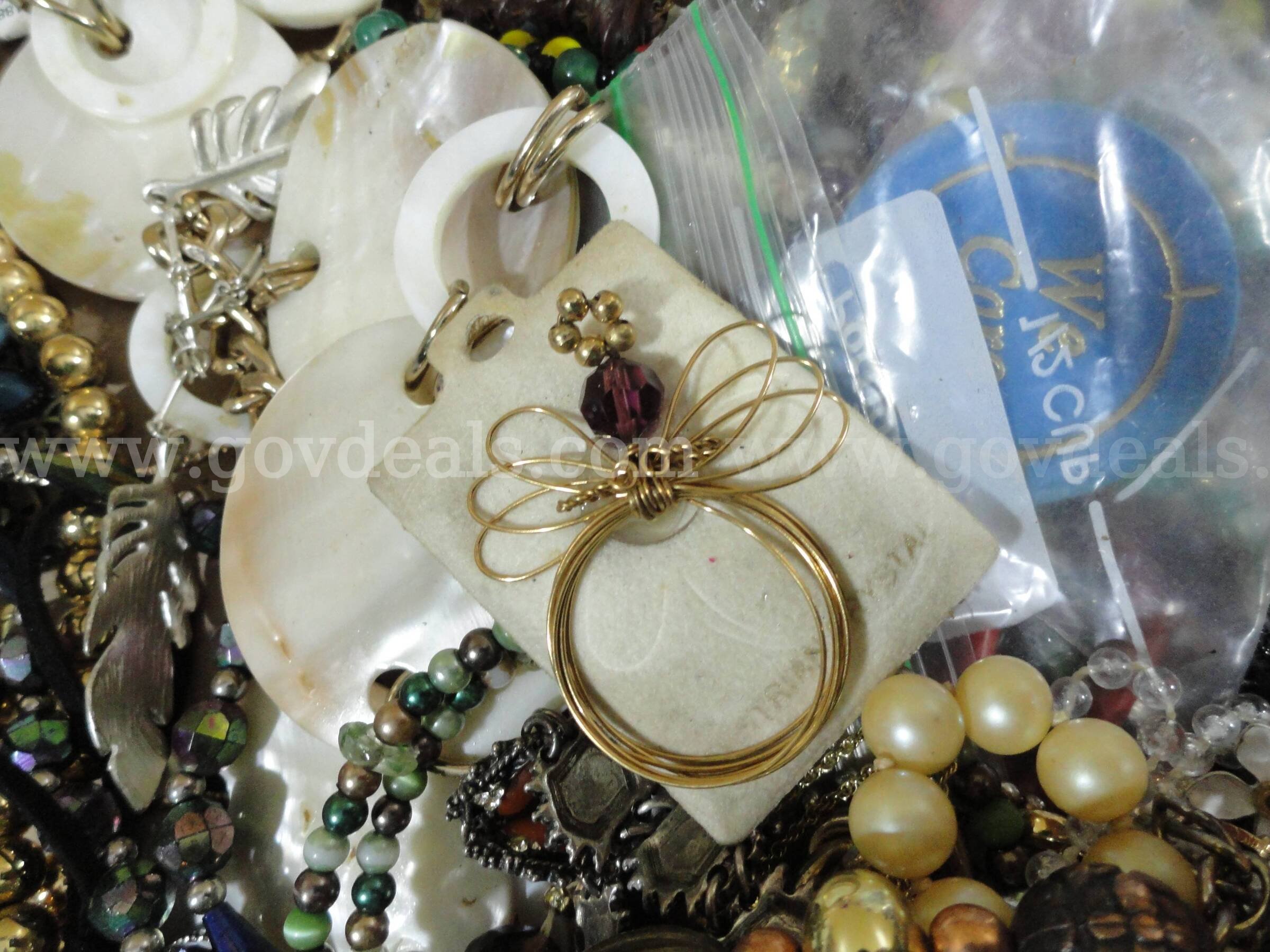 Lot of Jewelry, Watches, etc. (~18 lbs.)   Government Surplus Auction - Photo #5