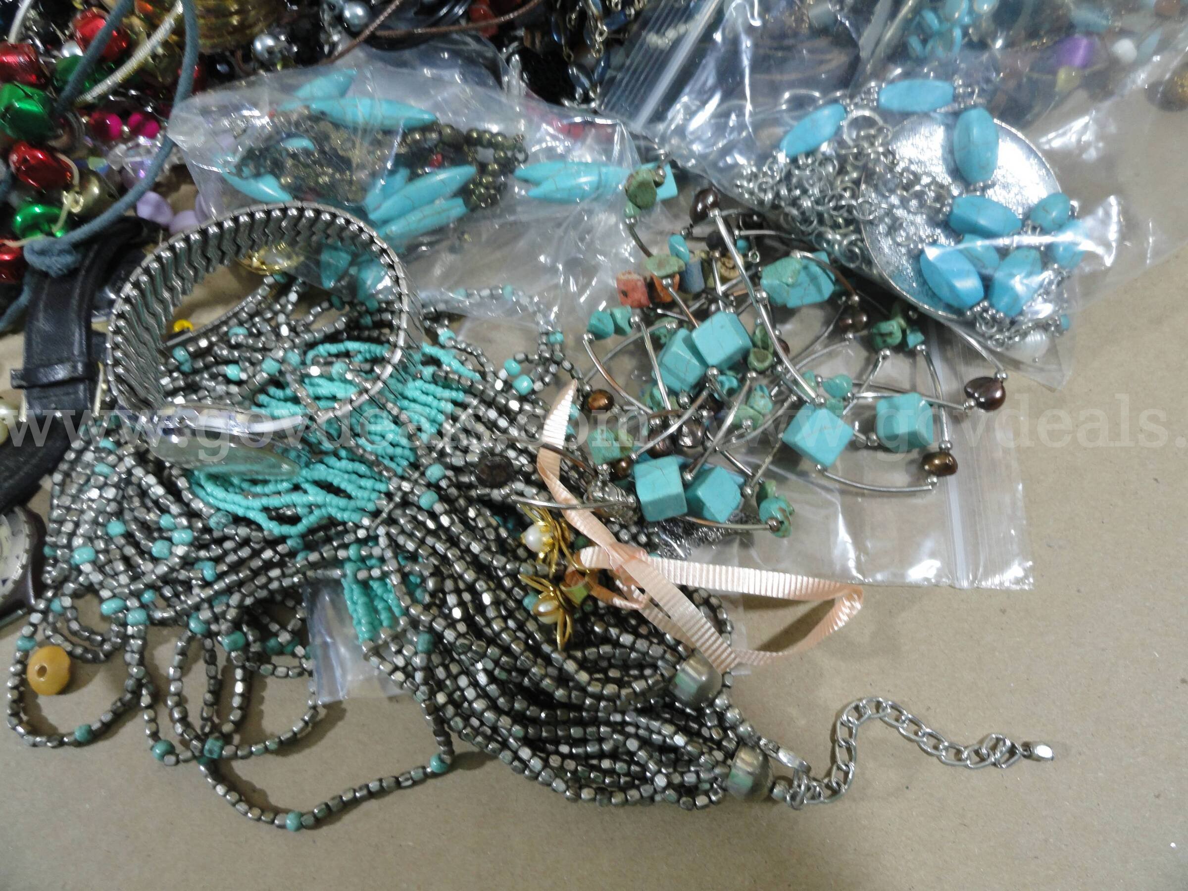 Lot of Jewelry, Watches, etc. (~18 lbs.)   Government Surplus Auction - Photo #6