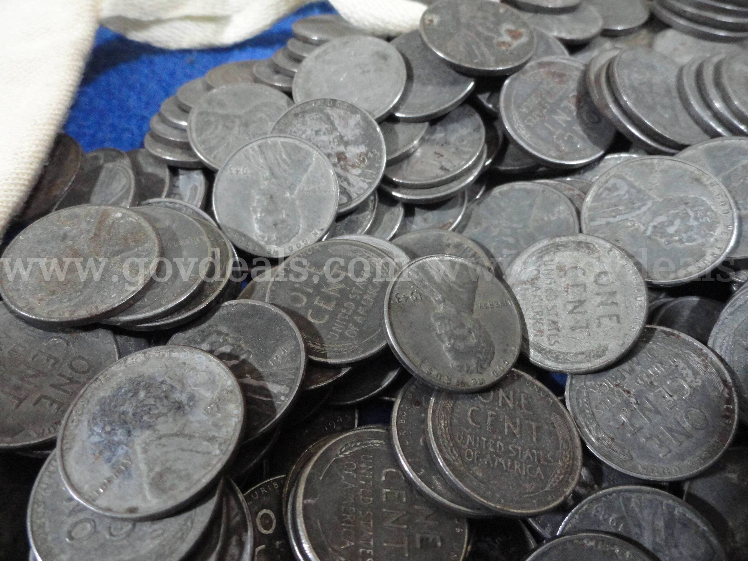 Approx. 330 1943 Steel Lincoln Steel Cents  330 Government Surplus Auction - Photo #2