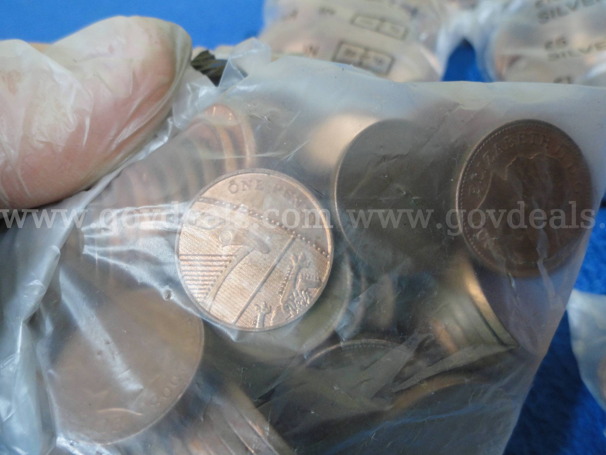 Lot of 500 Great Britain Pennies in 5 Original UK Bank Bags  500 Government Surplus Auction - Photo #5