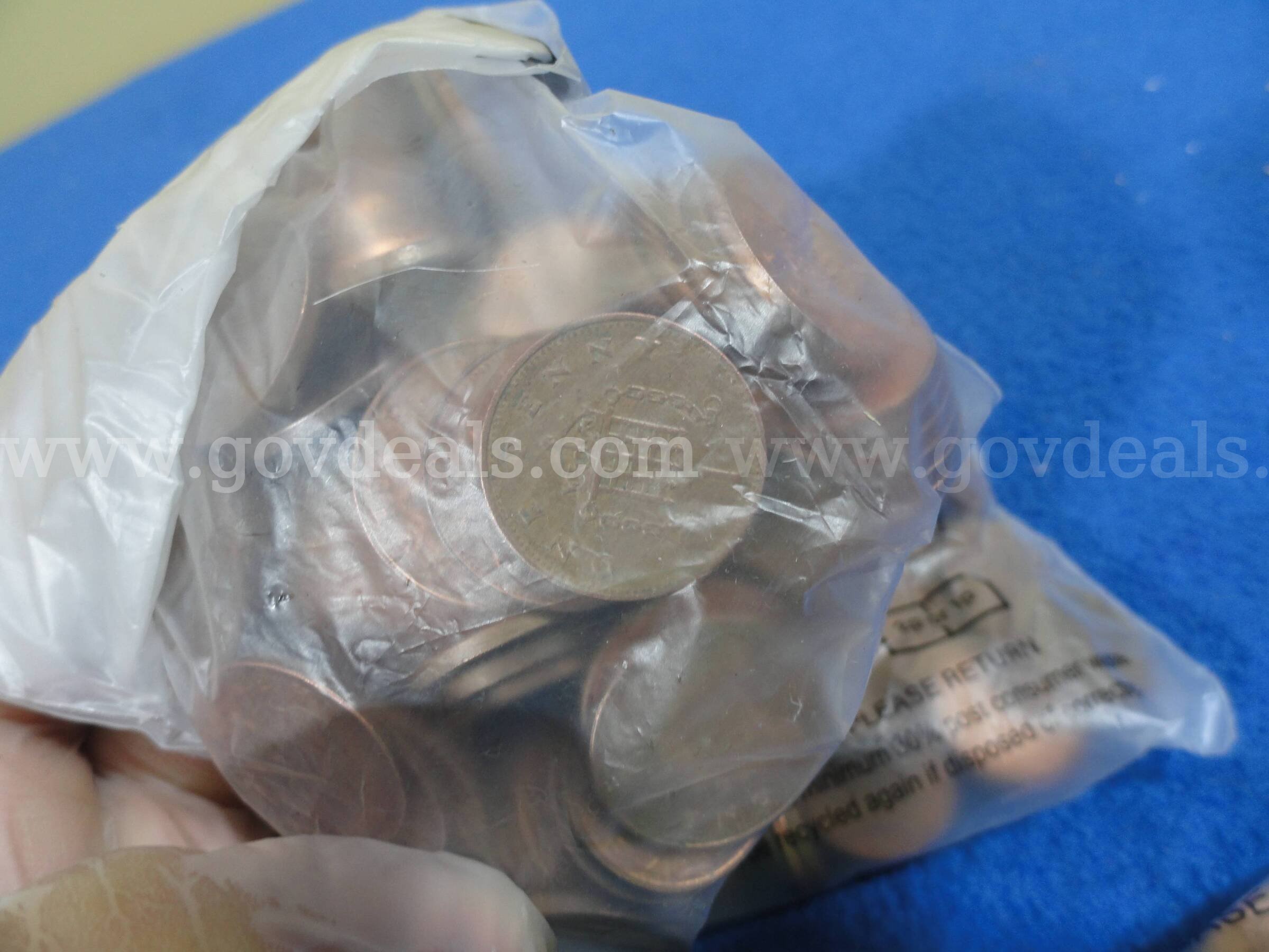 Lot of 500 Great Britain Pennies in 5 Original UK Bank Bags  500 Government Surplus Auction - Photo #6