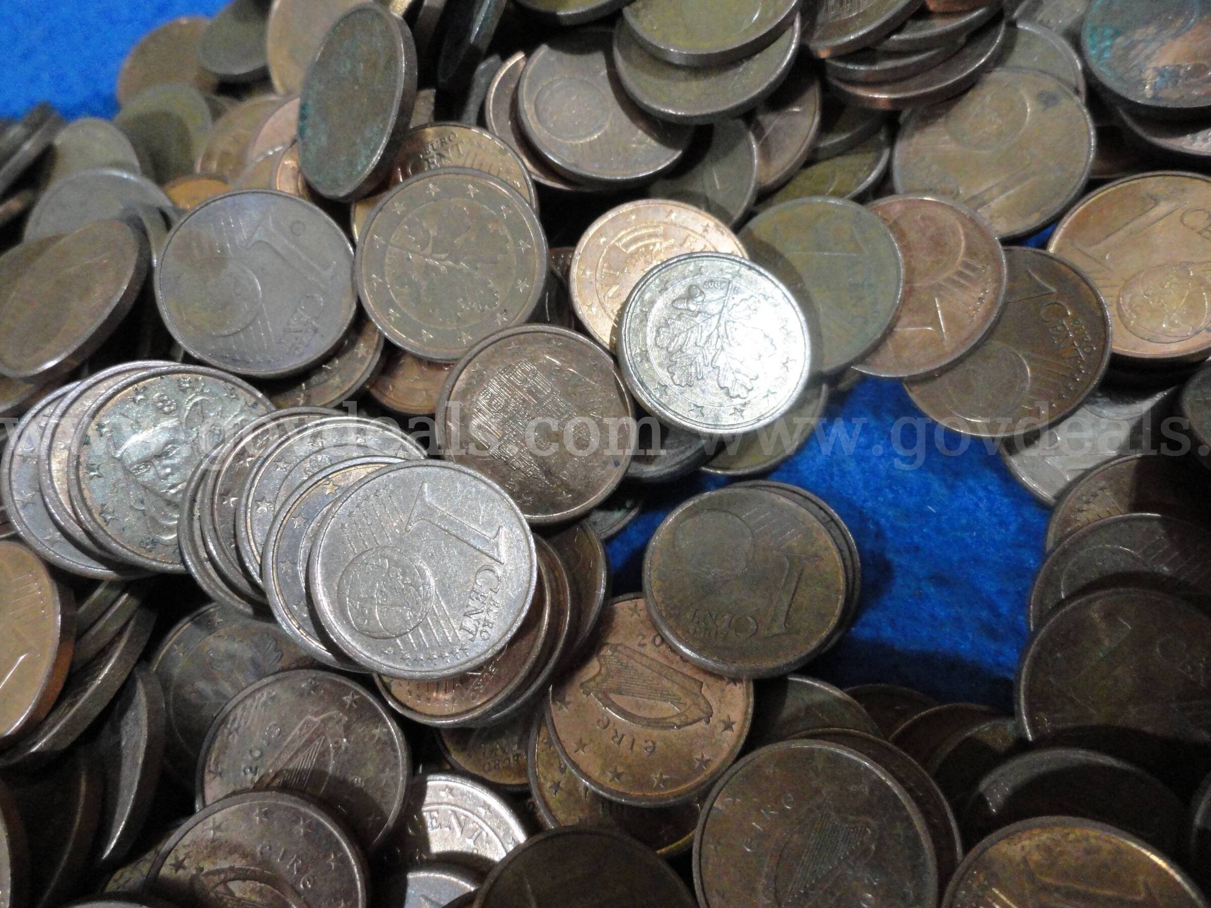 Lot of ~1,000 Euro Cents  000 Government Surplus Auction - Photo #3