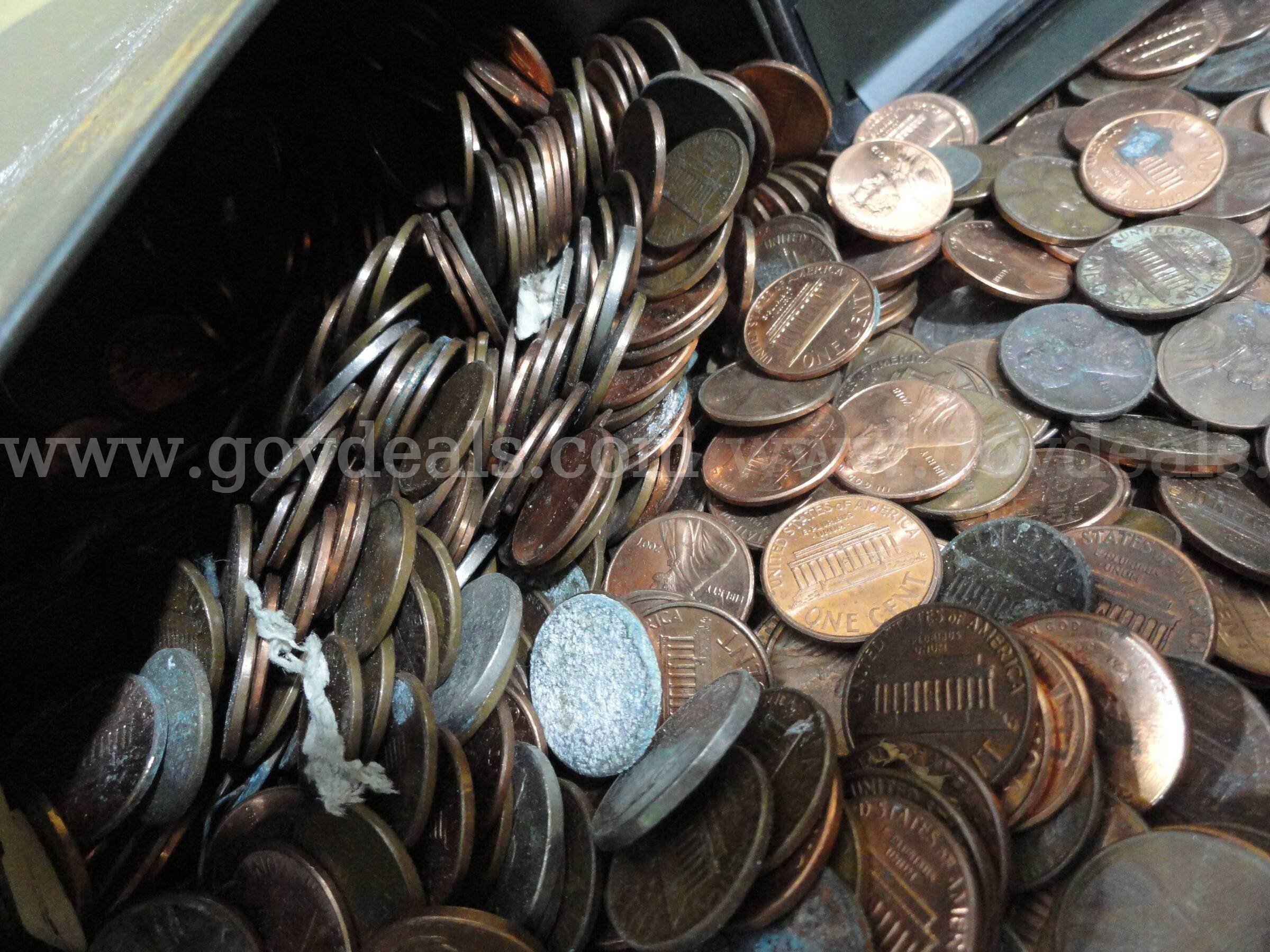 Lot of 8,000+ U.S. Coins – Mostly Cents – Unsorted/Unsearched – 50 lbs  000 Government Surplus Auction - Photo #4