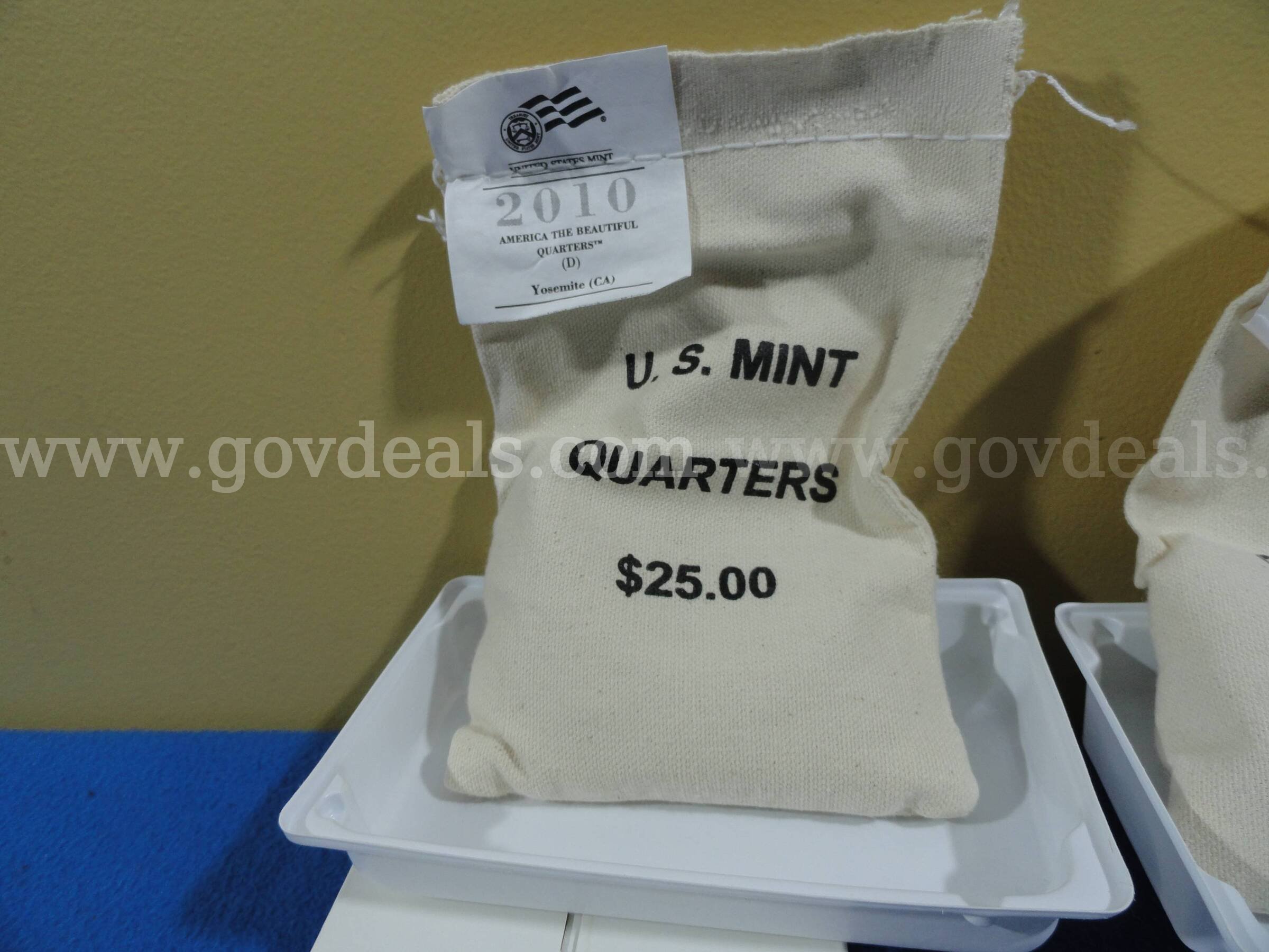 2010 US Mint America the Beautiful Quarters Bags – Yosemite $25 Face (P & D)   Government Surplus Auction - Photo #2