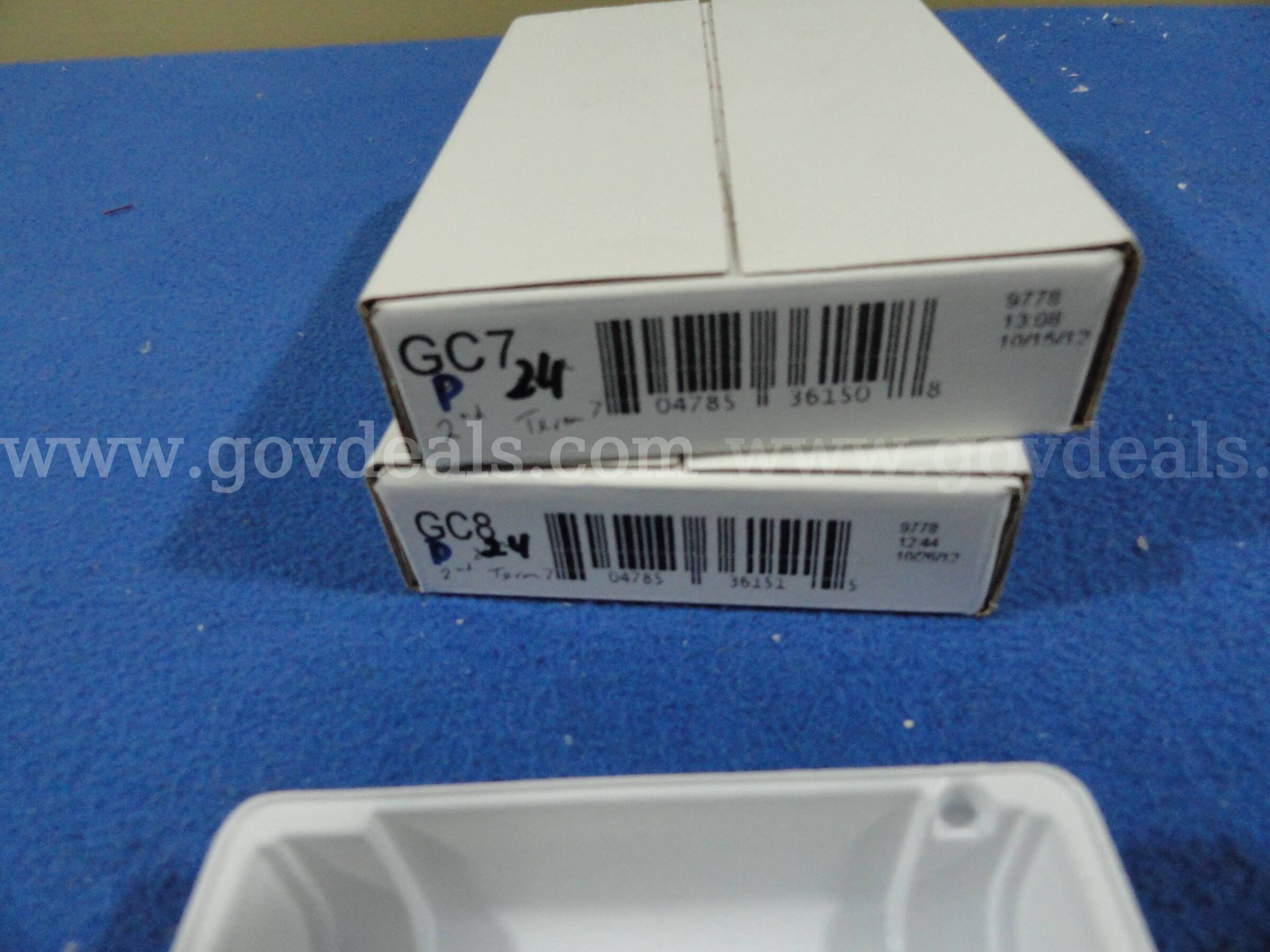 US Mint Presidential $1 Coin Boxes – Grover Cleveland 2nd Term & G.H.W. Bush (P & D) $100 Face  100 Government Surplus Auction - Photo #3