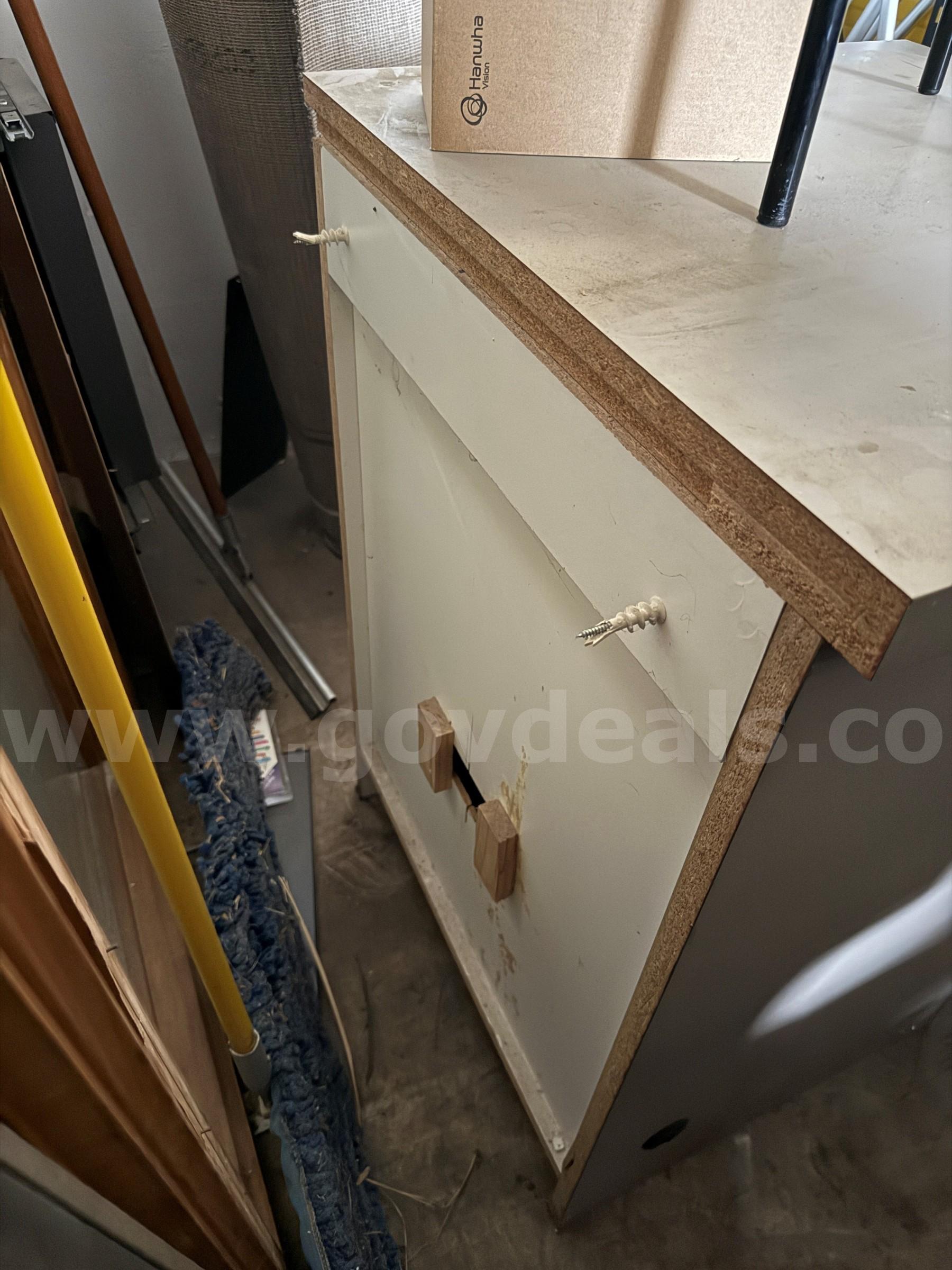 Counter Cabinet System   Government Surplus Auction - Photo #3