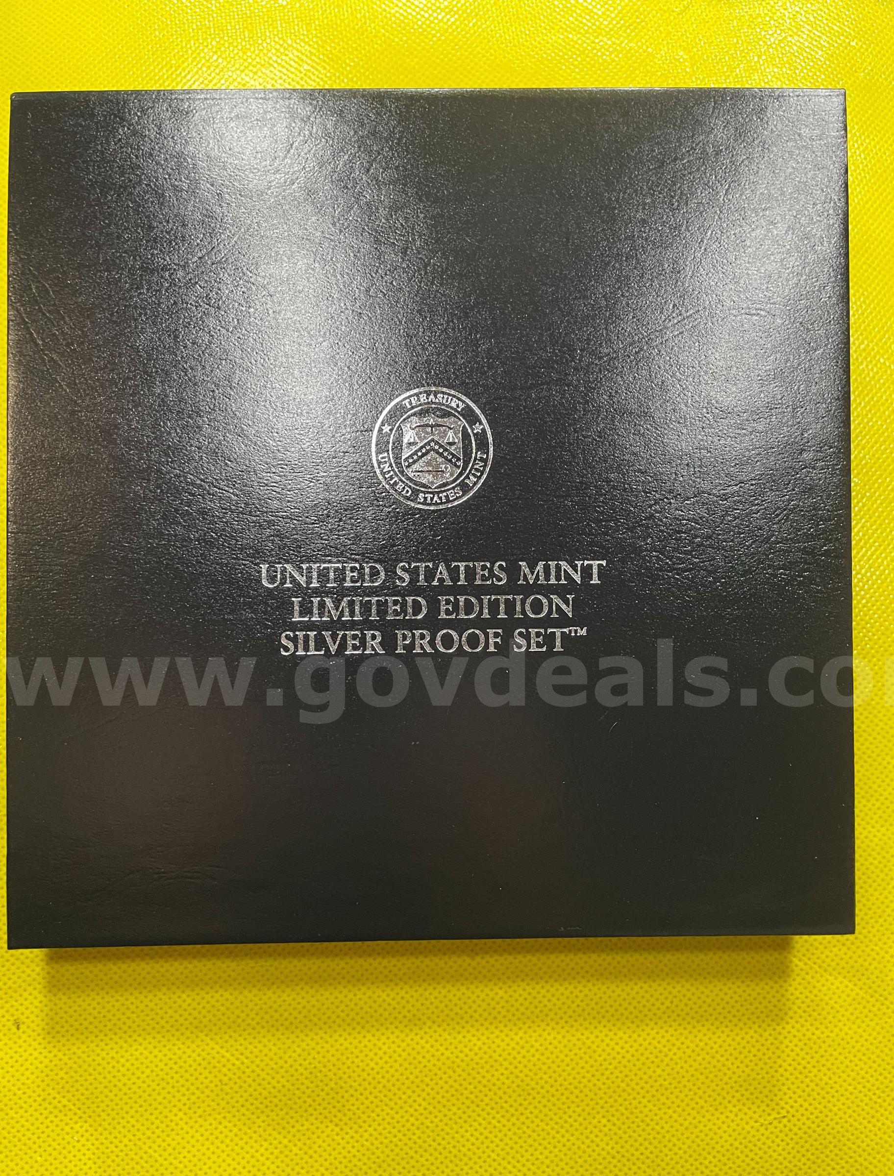 2025 S UNITED STATES LIMITED EDITION SILVER PROOF SET (FREE SHIPPING) USA ONLY LIMITED EDITION SILVER SAN FRANCISCO Government Surplus Auction - Photo #4