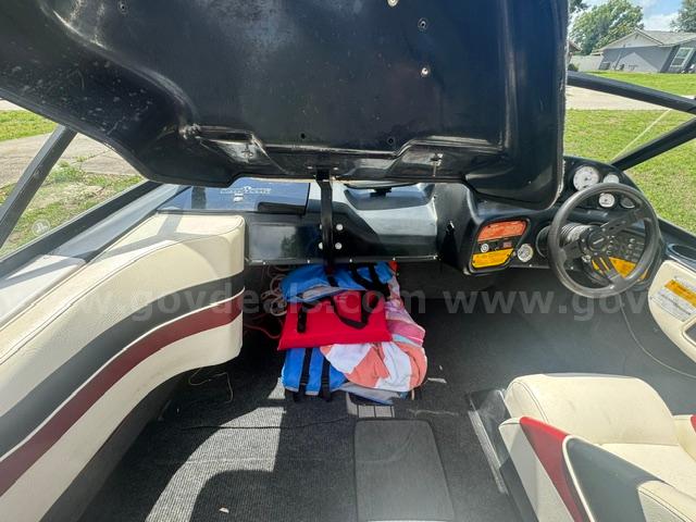 1993 Ski Nautique Ski Boat, Water Ready, New Motor. Ski Nautique Ski Nautique Government Surplus Auction - Photo #3