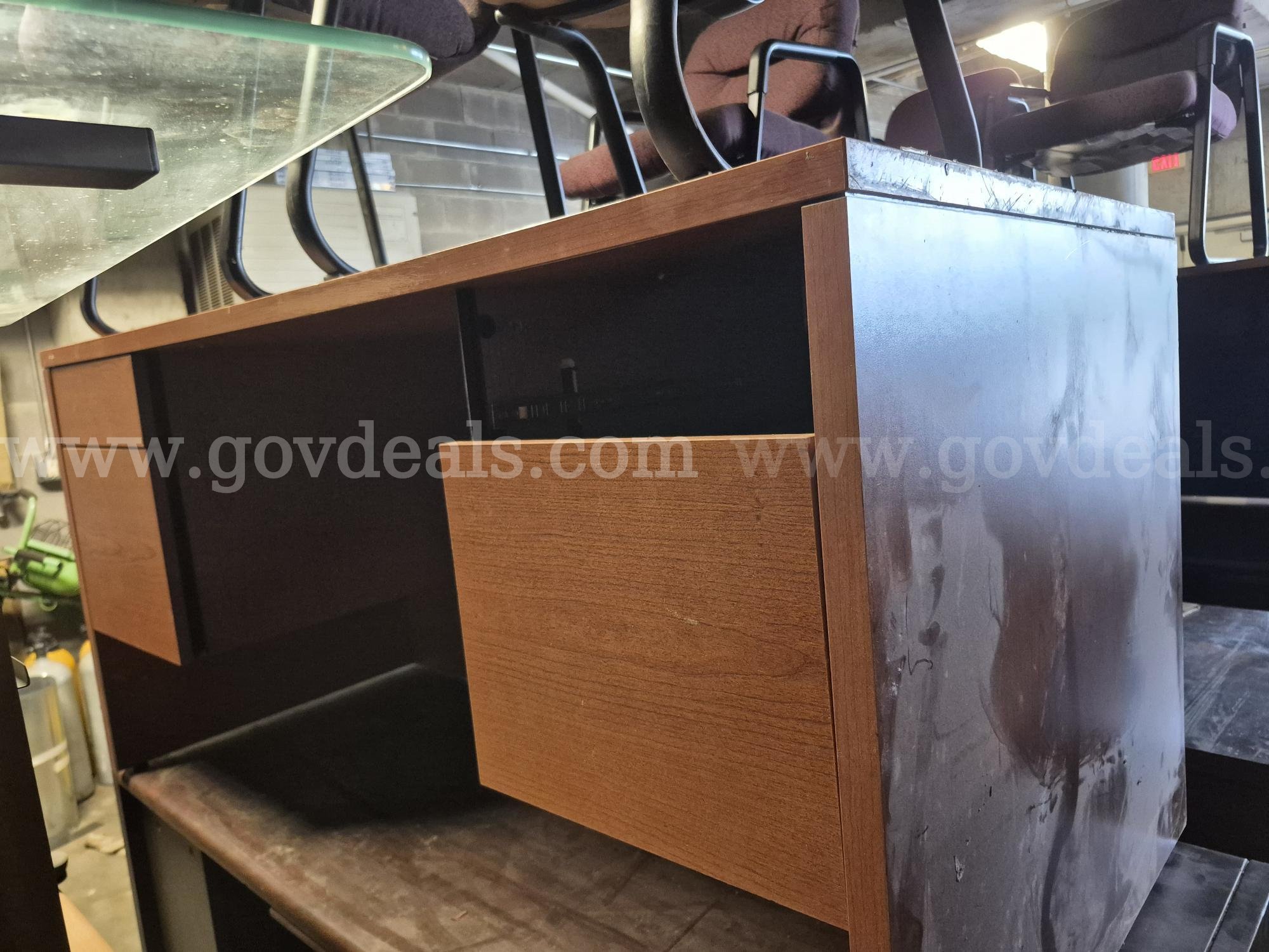 Office Desk & Chairs   Government Surplus Auction - Photo #6