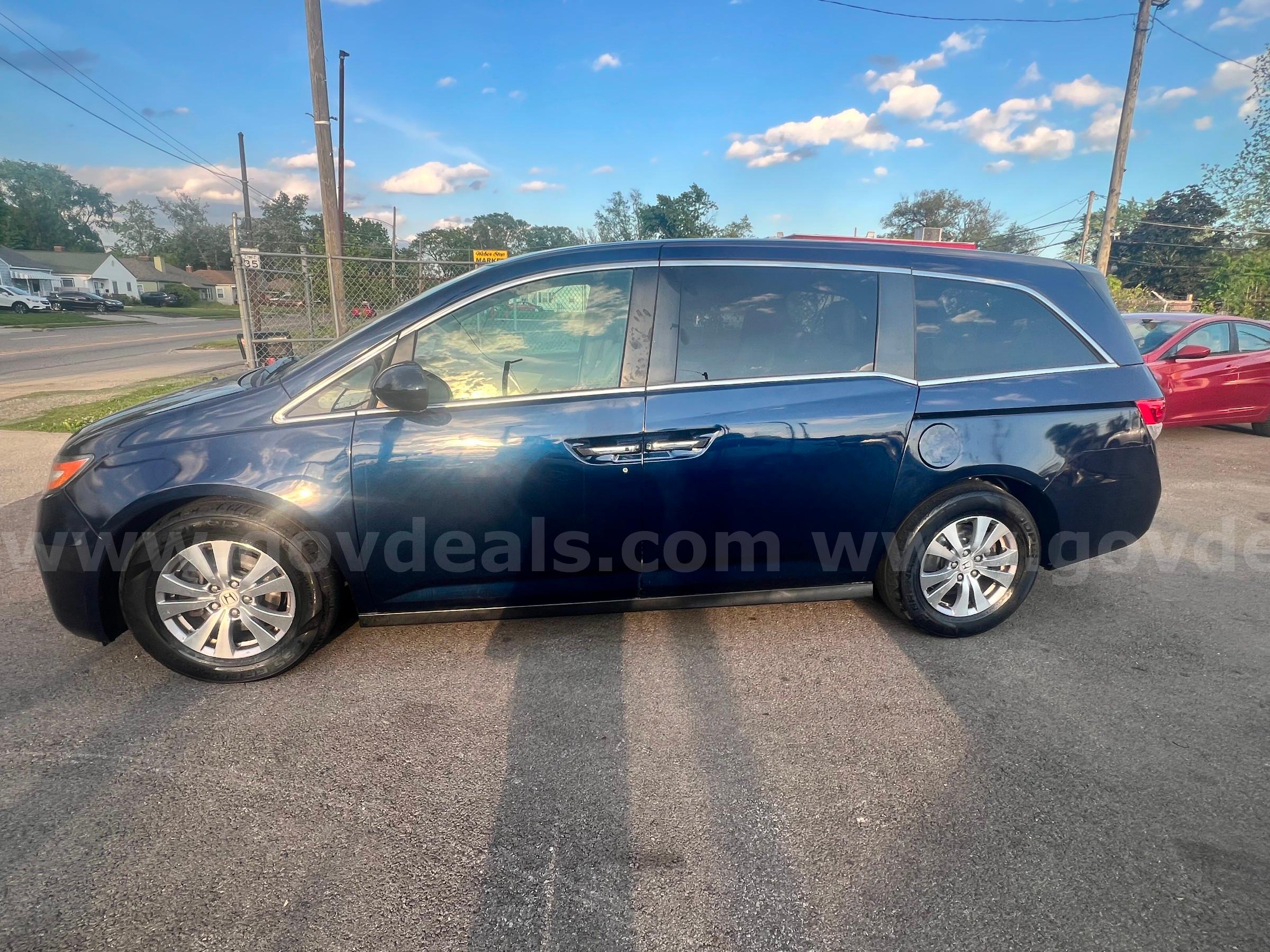 2016 Honda Odyssey EX-L Honda Odyssey Government Surplus Auction - Photo #4