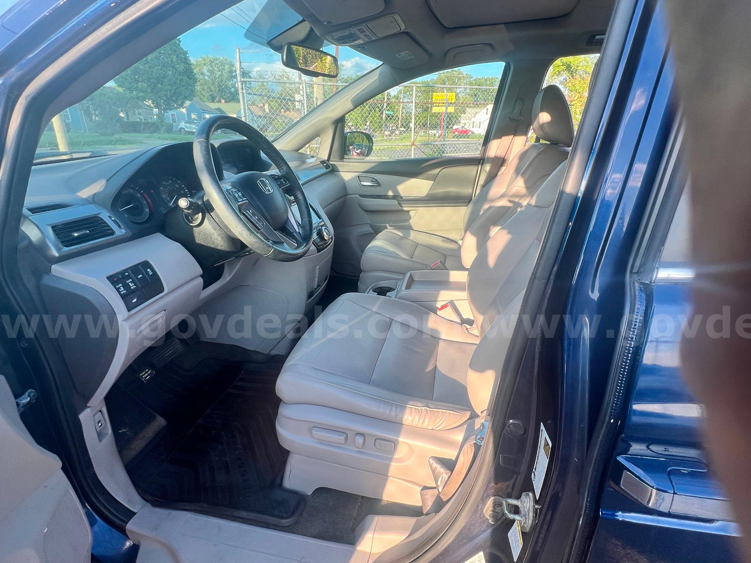 2016 Honda Odyssey EX-L Honda Odyssey Government Surplus Auction - Photo #5