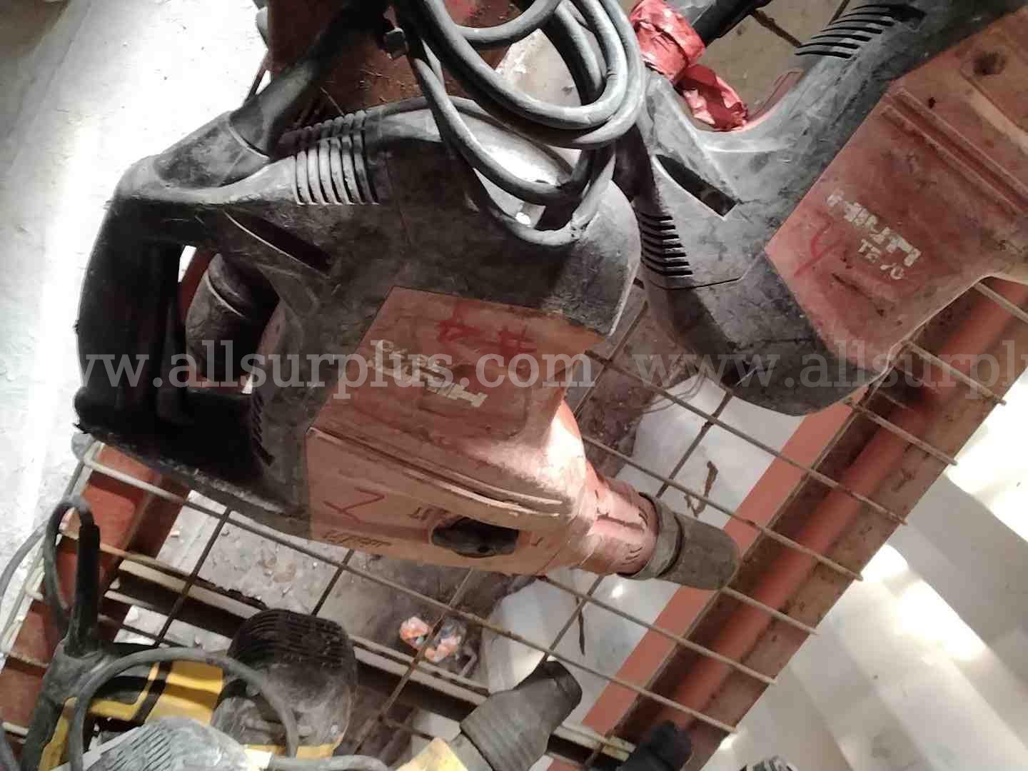 Tools, Drills, Pumps, Saws, Angle Grinders, Heat Guns, Dry Vac, Jacks, w/ 20ft Connex   Government Surplus Auction - Photo #5