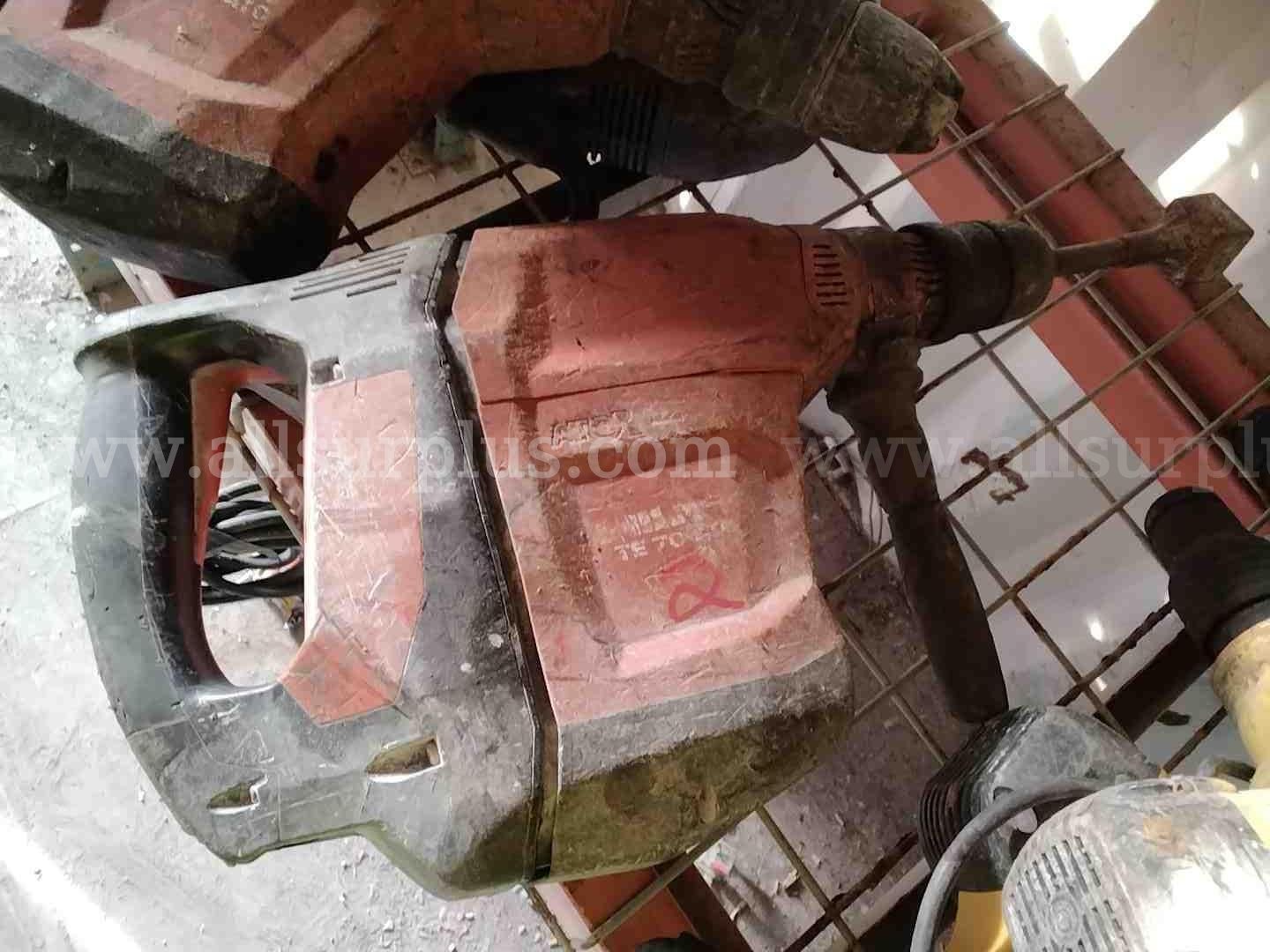 Tools, Drills, Pumps, Saws, Angle Grinders, Heat Guns, Dry Vac, Jacks, w/ 20ft Connex   Government Surplus Auction - Photo #6