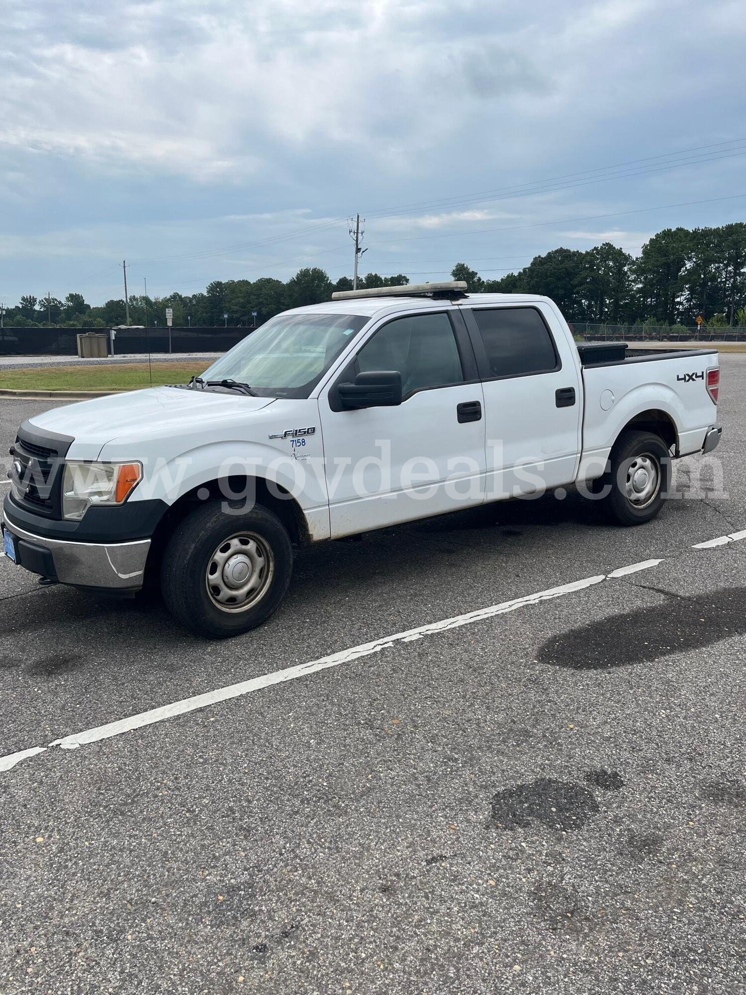 2013 Ford F-150 XL SuperCrew 6.5-ft. Bed 4WD Ford F-150 Government Surplus Auction - Photo #2