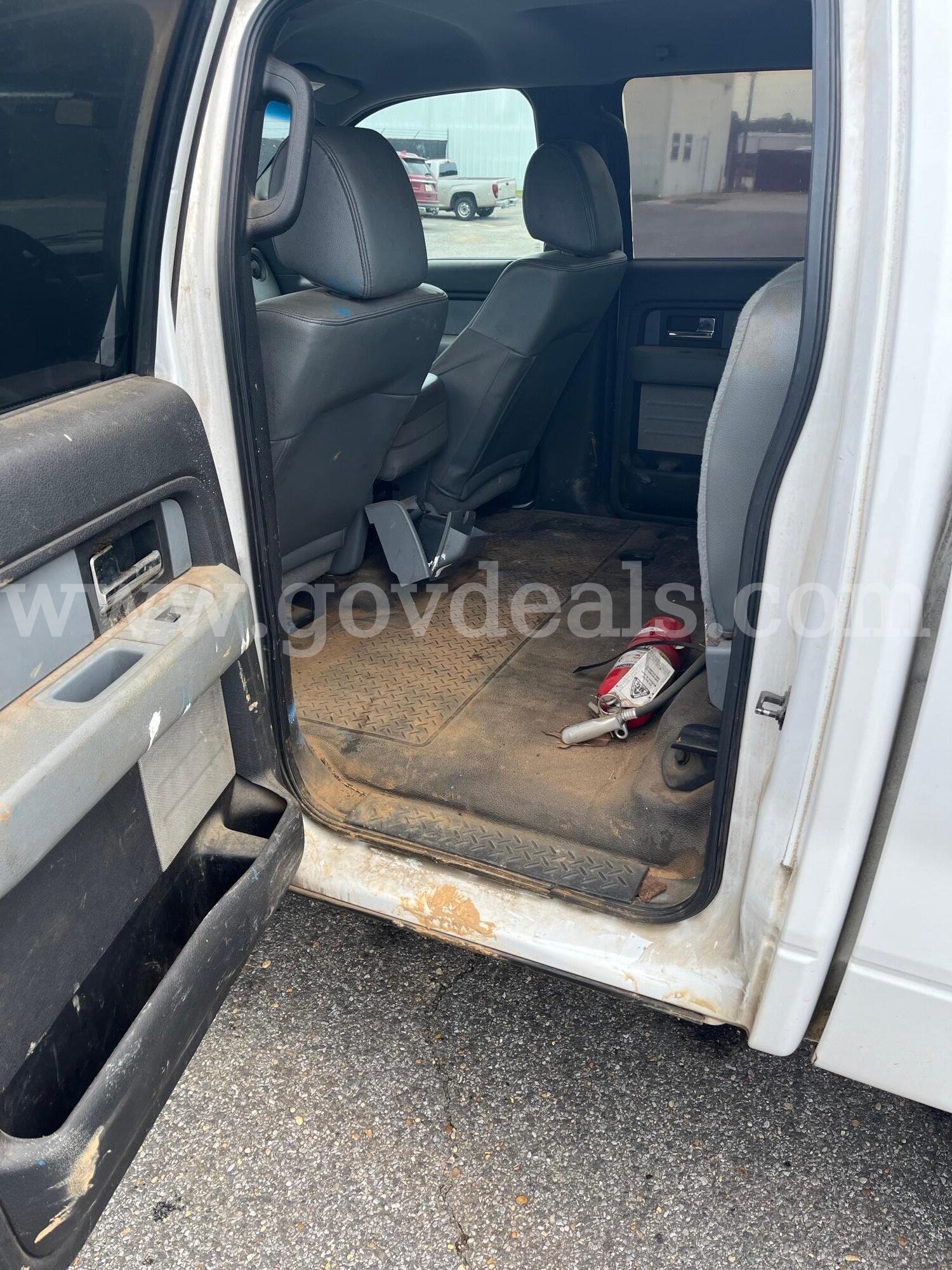 2013 Ford F-150 XL SuperCrew 6.5-ft. Bed 4WD Ford F-150 Government Surplus Auction - Photo #4