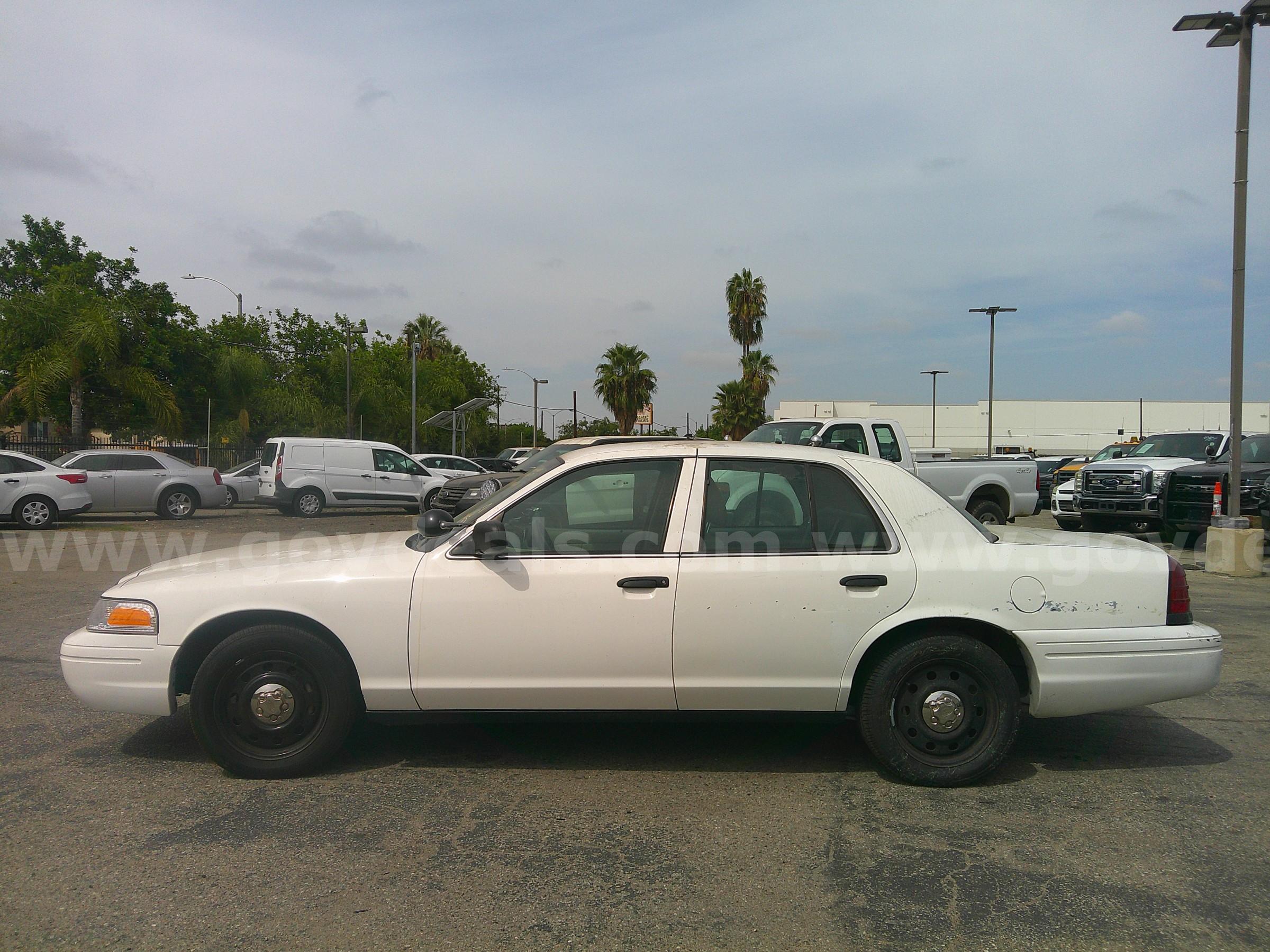 2011 Ford Crown Victoria Ford Crown Victoria Government Surplus Auction - Photo #2