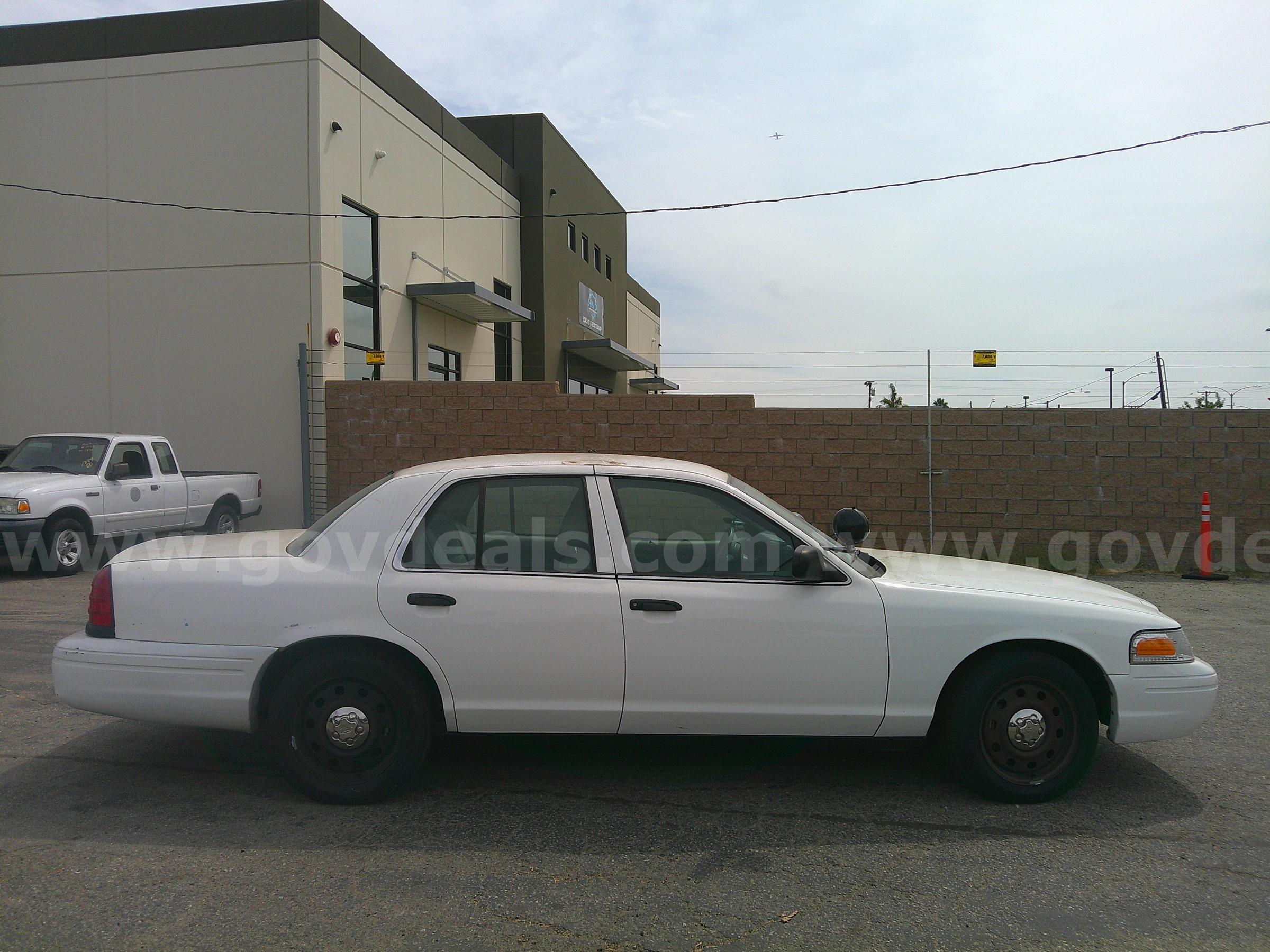 2011 Ford Crown Victoria Ford Crown Victoria Government Surplus Auction - Photo #4