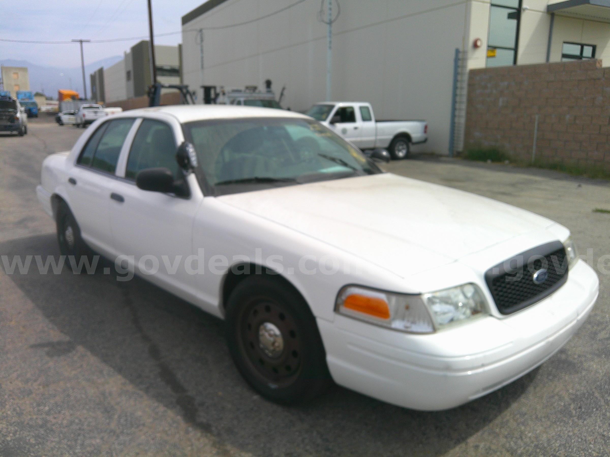 2011 Ford Crown Victoria Ford Crown Victoria Government Surplus Auction - Photo #5