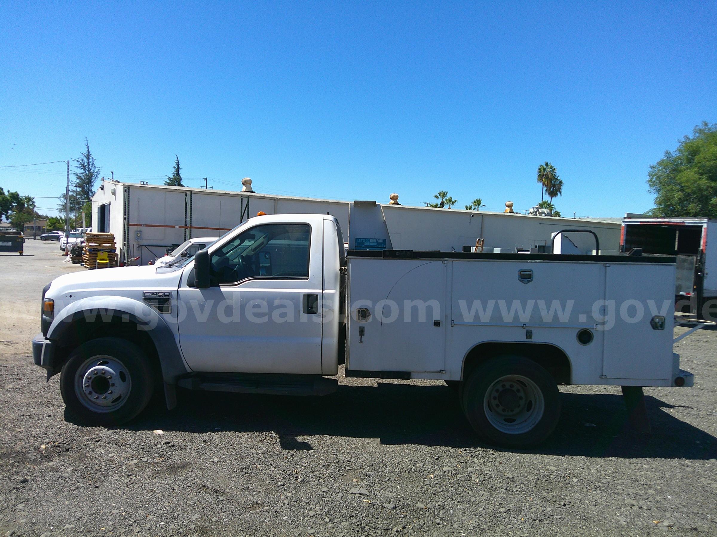 2008 Ford F-450 SD Ford F-450 Government Surplus Auction - Photo #2