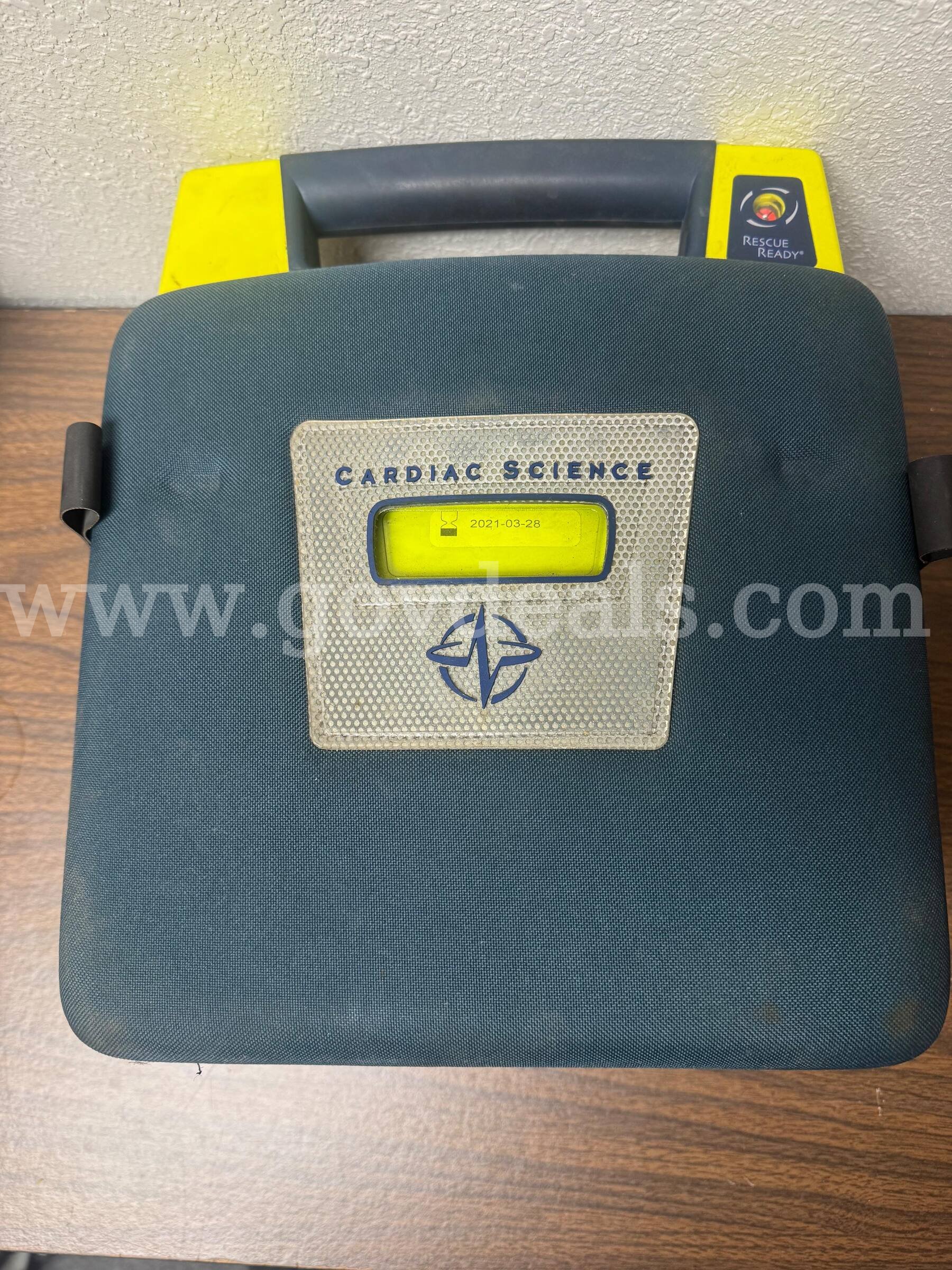 Lot of 8 AEDs with 4 batteries   Government Surplus Auction - Photo #2